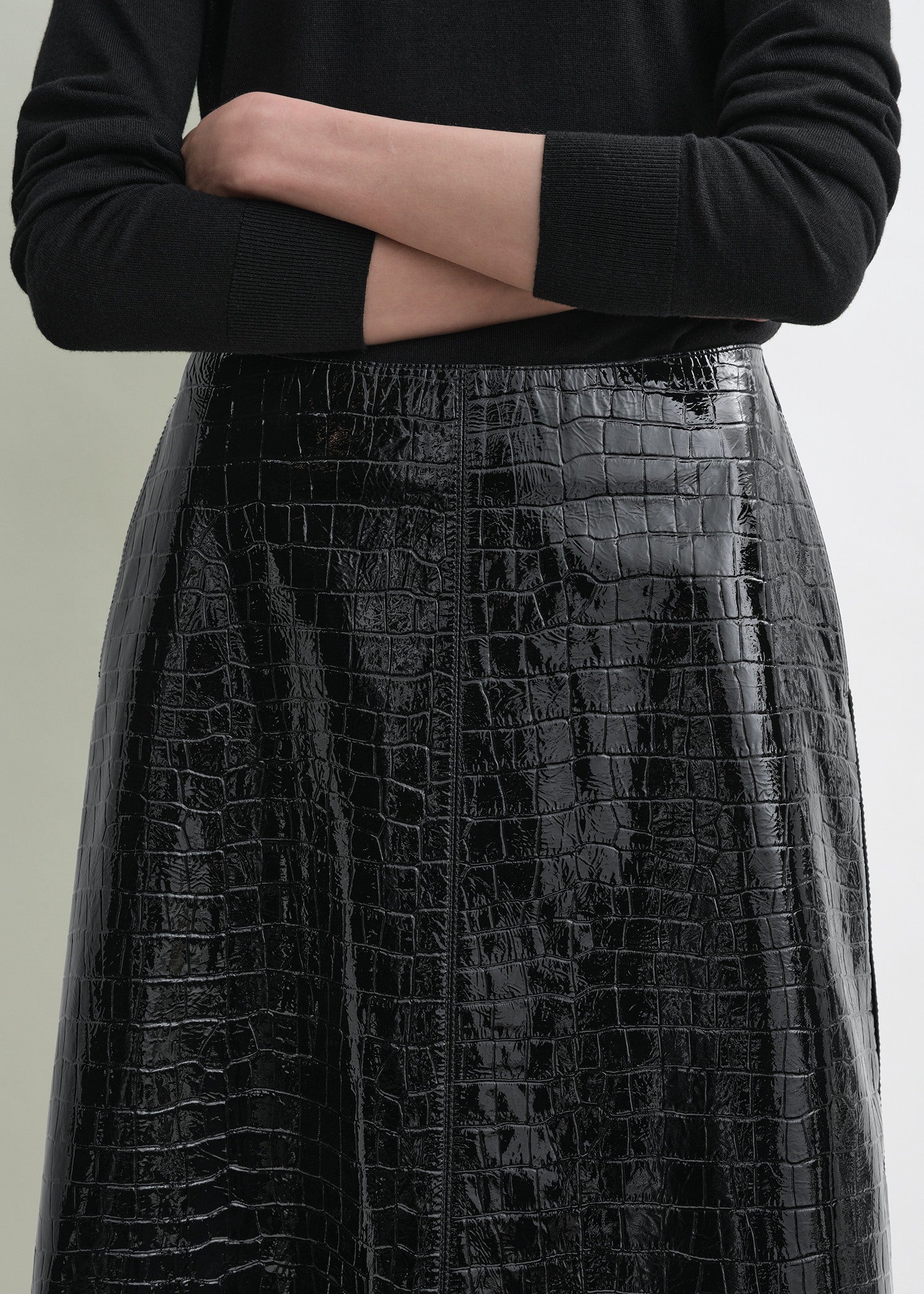 Croco-embossed skirt black