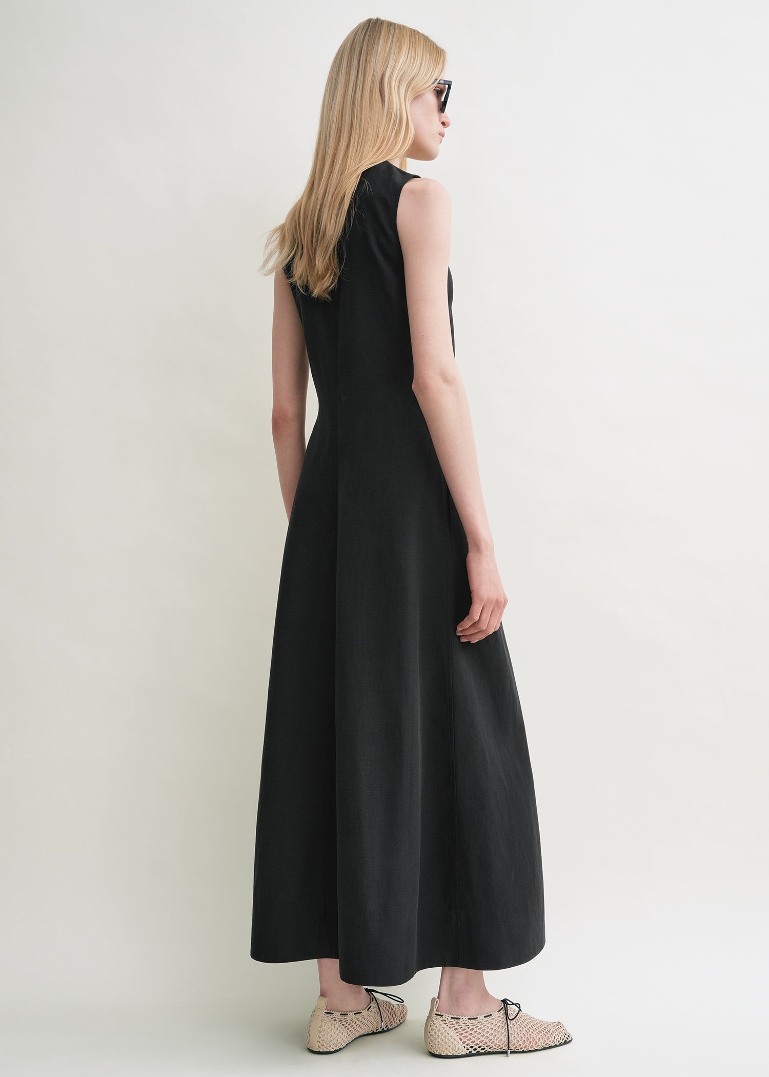 Fluid summer dress black