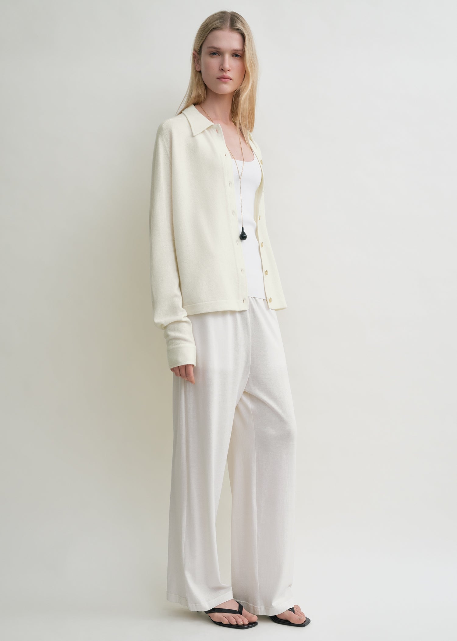 Raglan-sleeve cashmere cardigan white – TOTEME