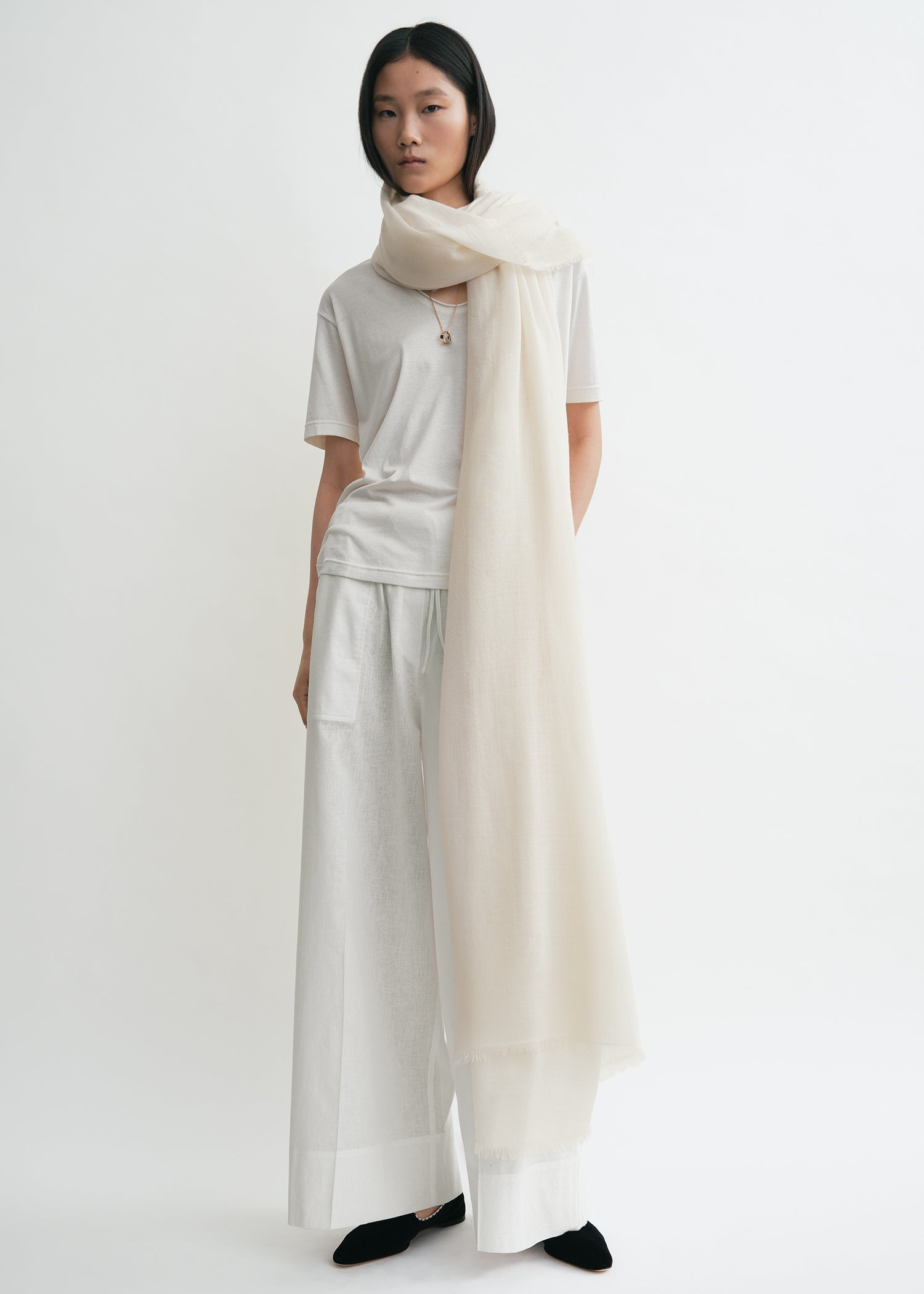 Light wool blanket scarf off-white – TOTEME