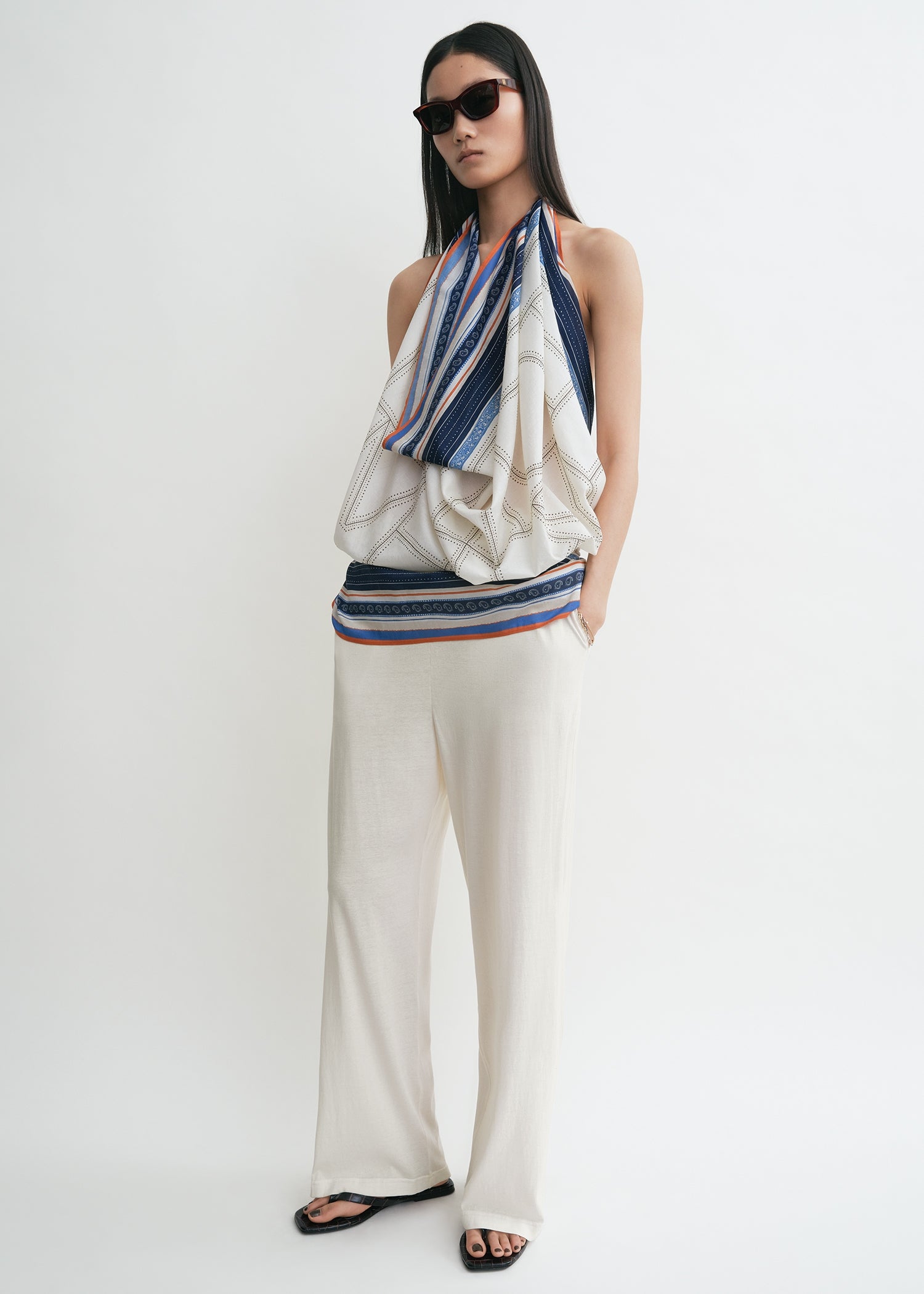 Collector sarong ecru/navy
