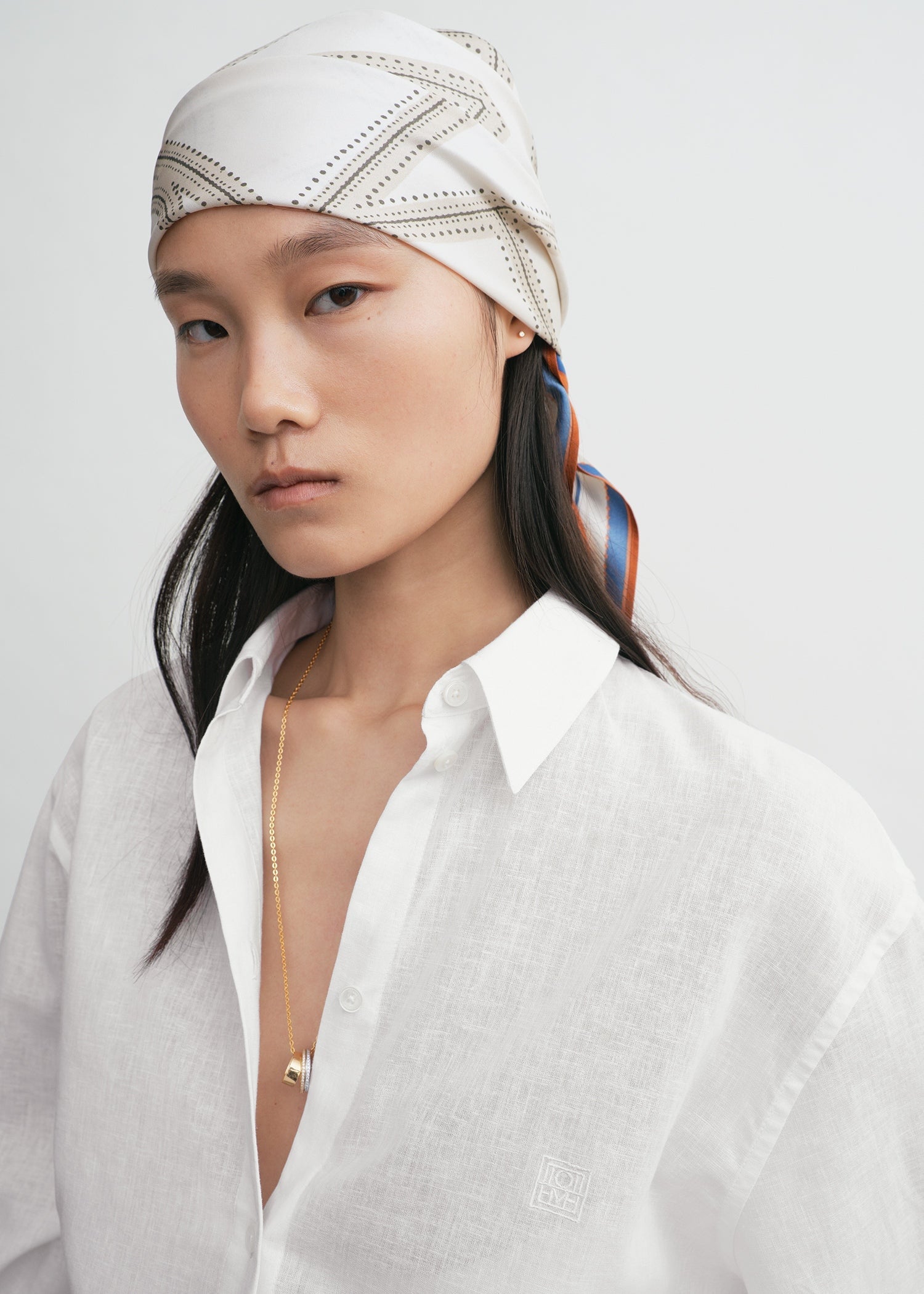 Collector scarf ecru/navy – TOTEME