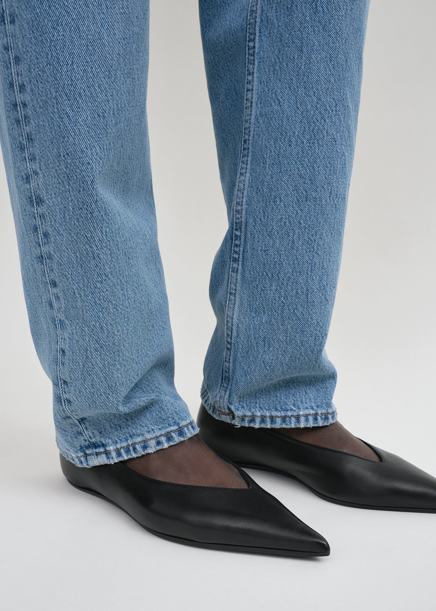 Leather asymmetric ballerinas black