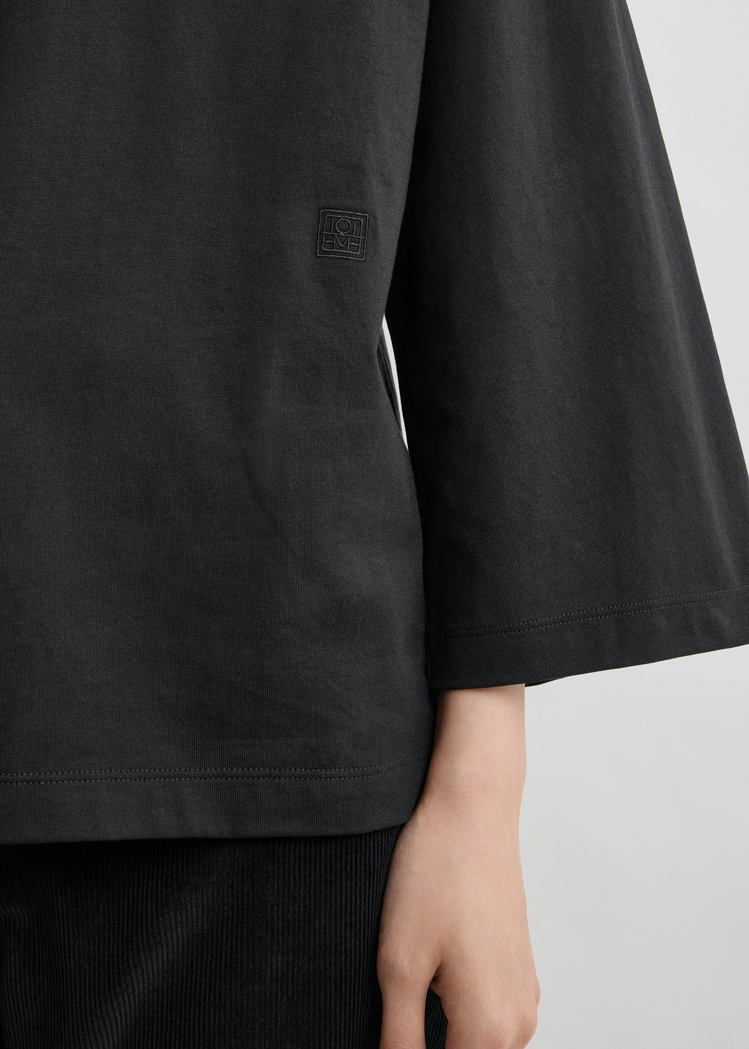 Wide-sleeve tee black