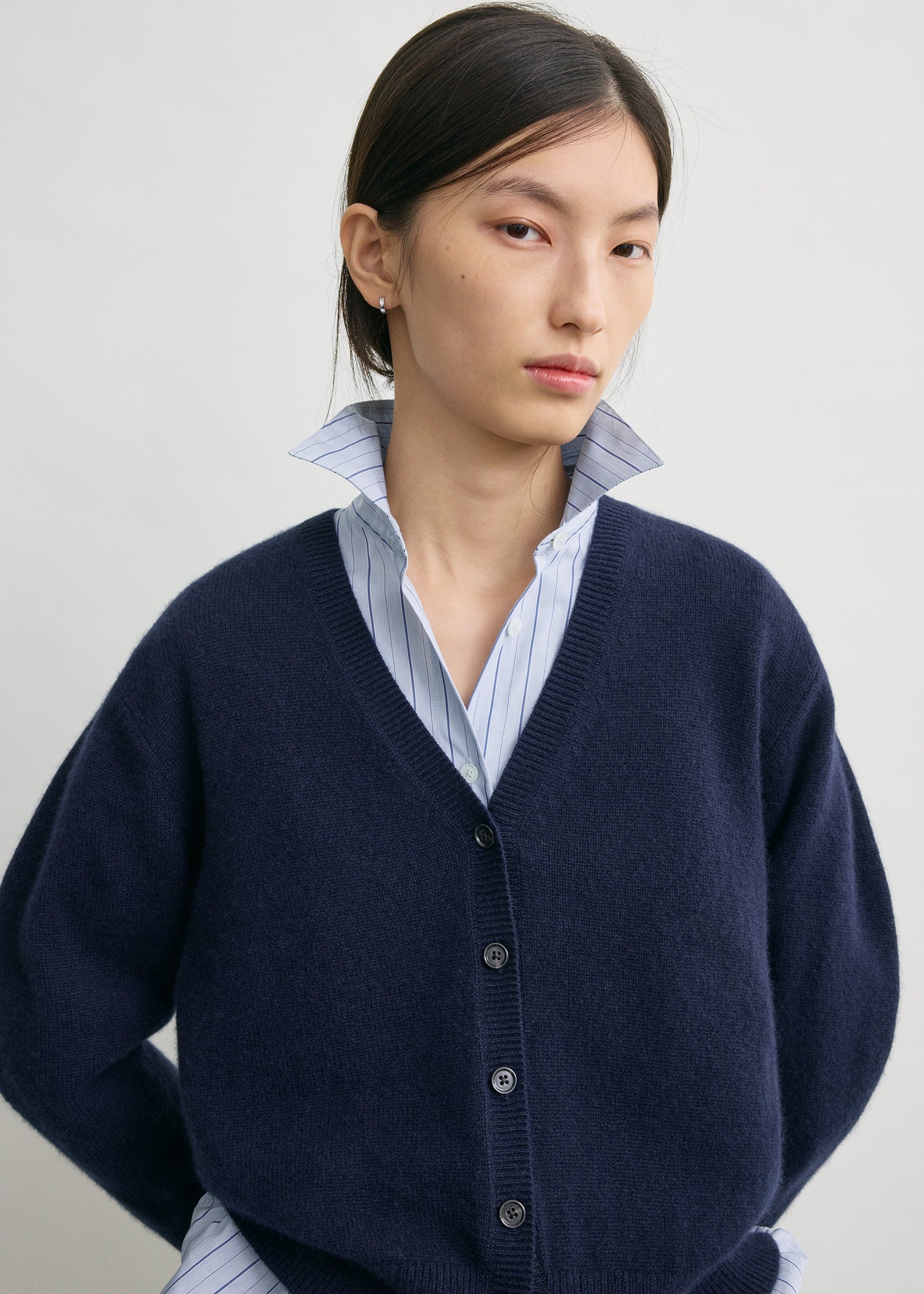 V-neck cashmere cardigan navy