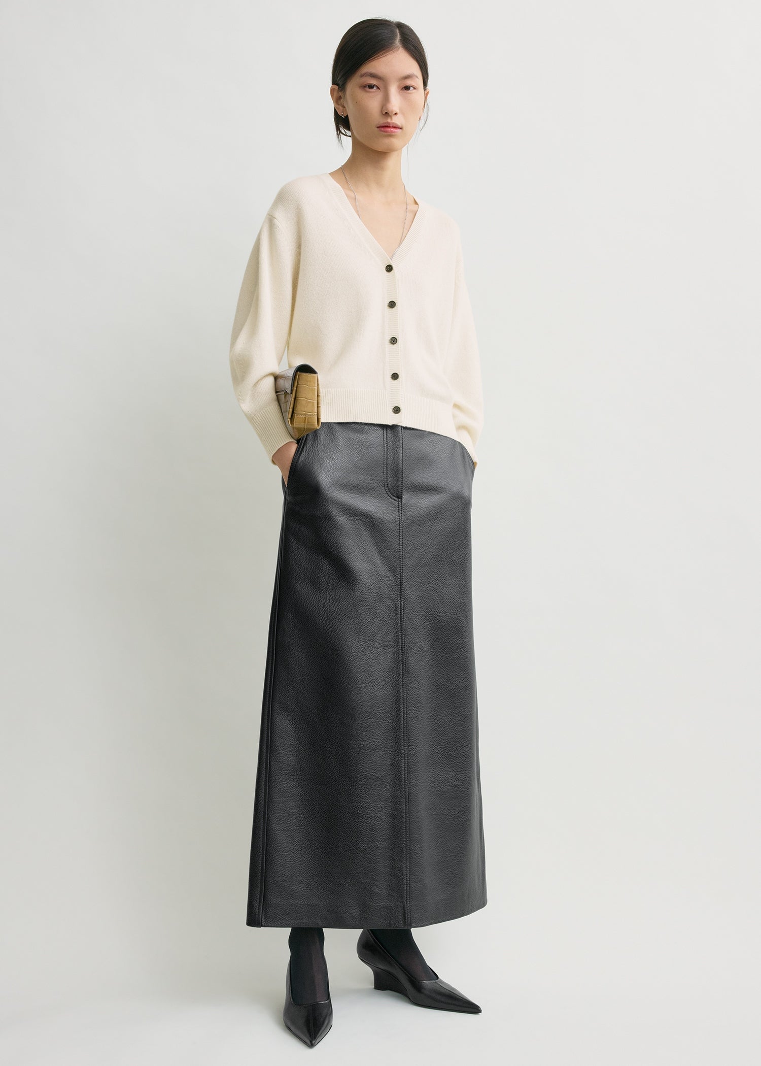 V-neck cashmere cardigan ecru