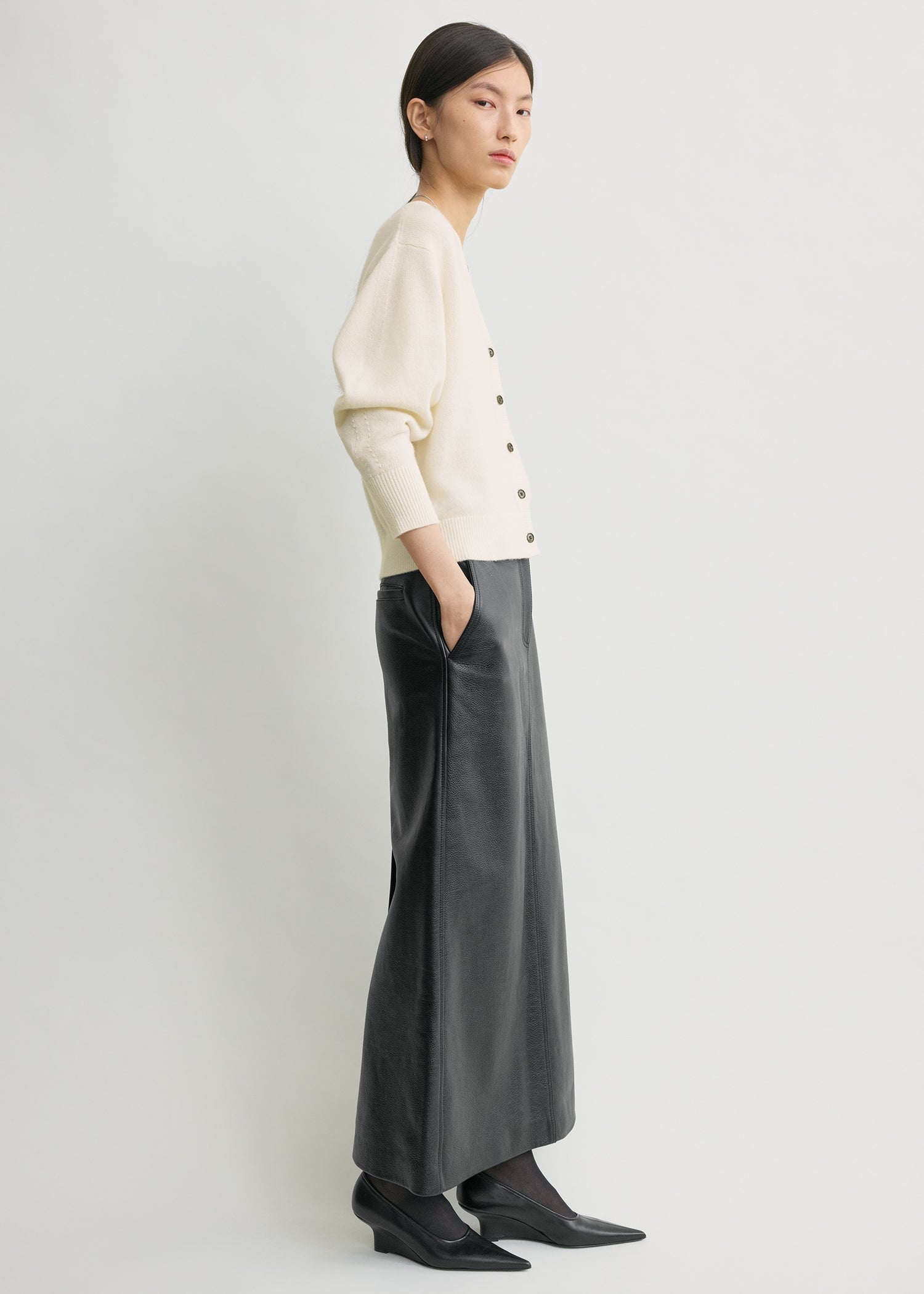 V-neck cashmere cardigan ecru