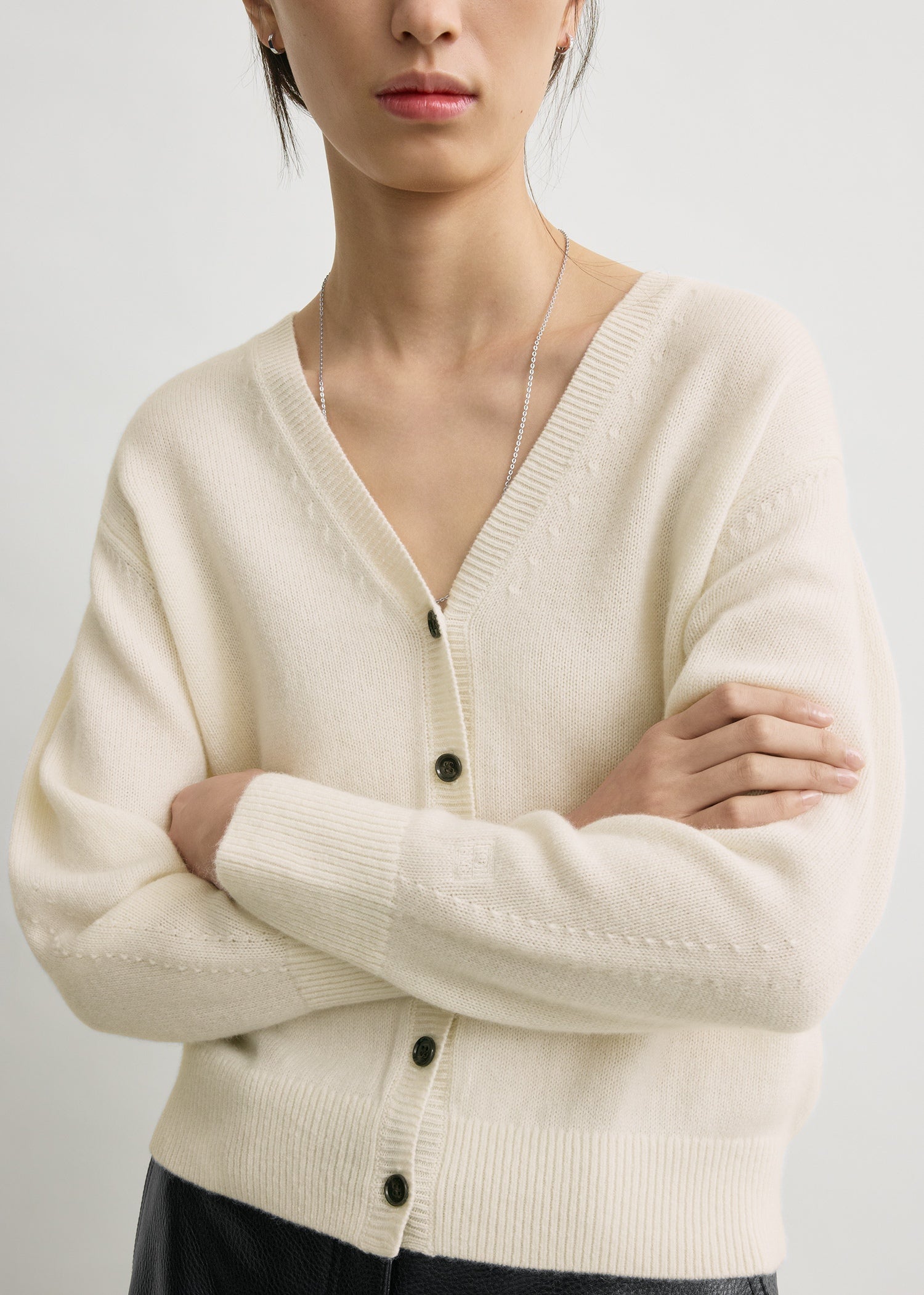 V-neck cashmere cardigan ecru