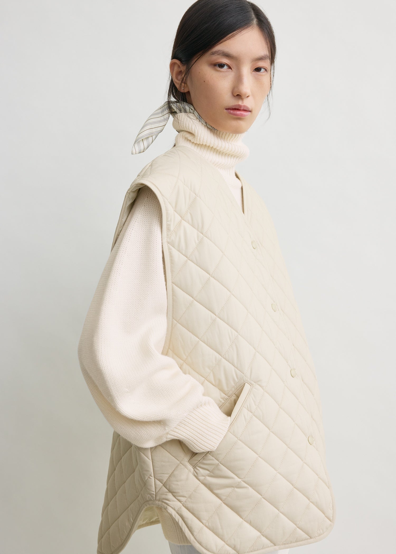 Quilted vest ecru