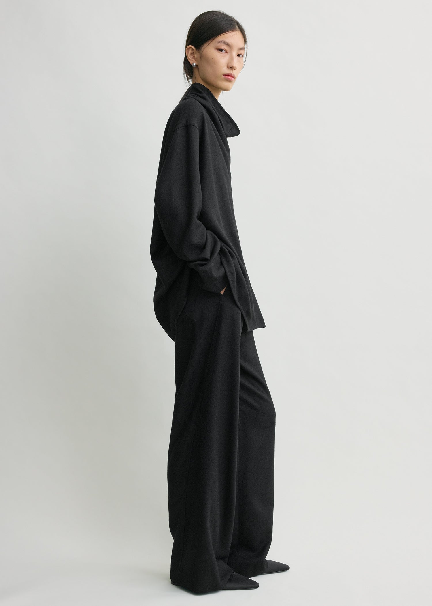 Funnel-neck flannel top black
