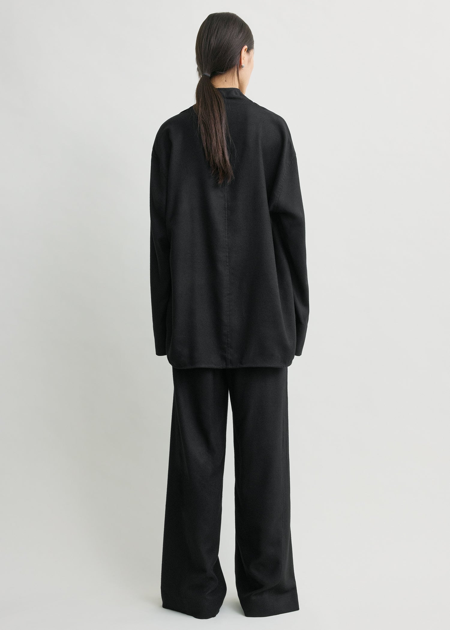 Funnel-neck flannel top black