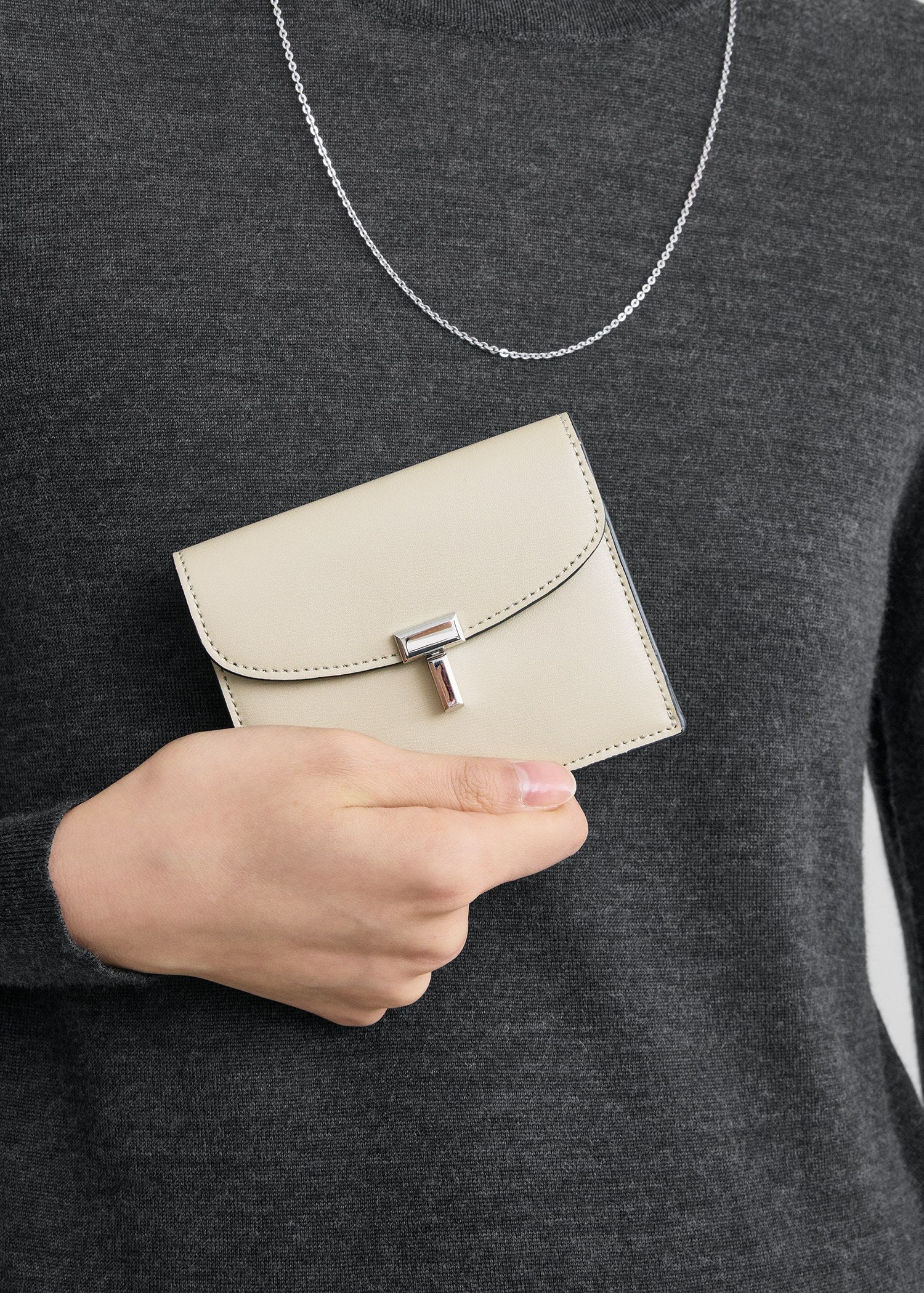 T-lock leather cardholder fawn