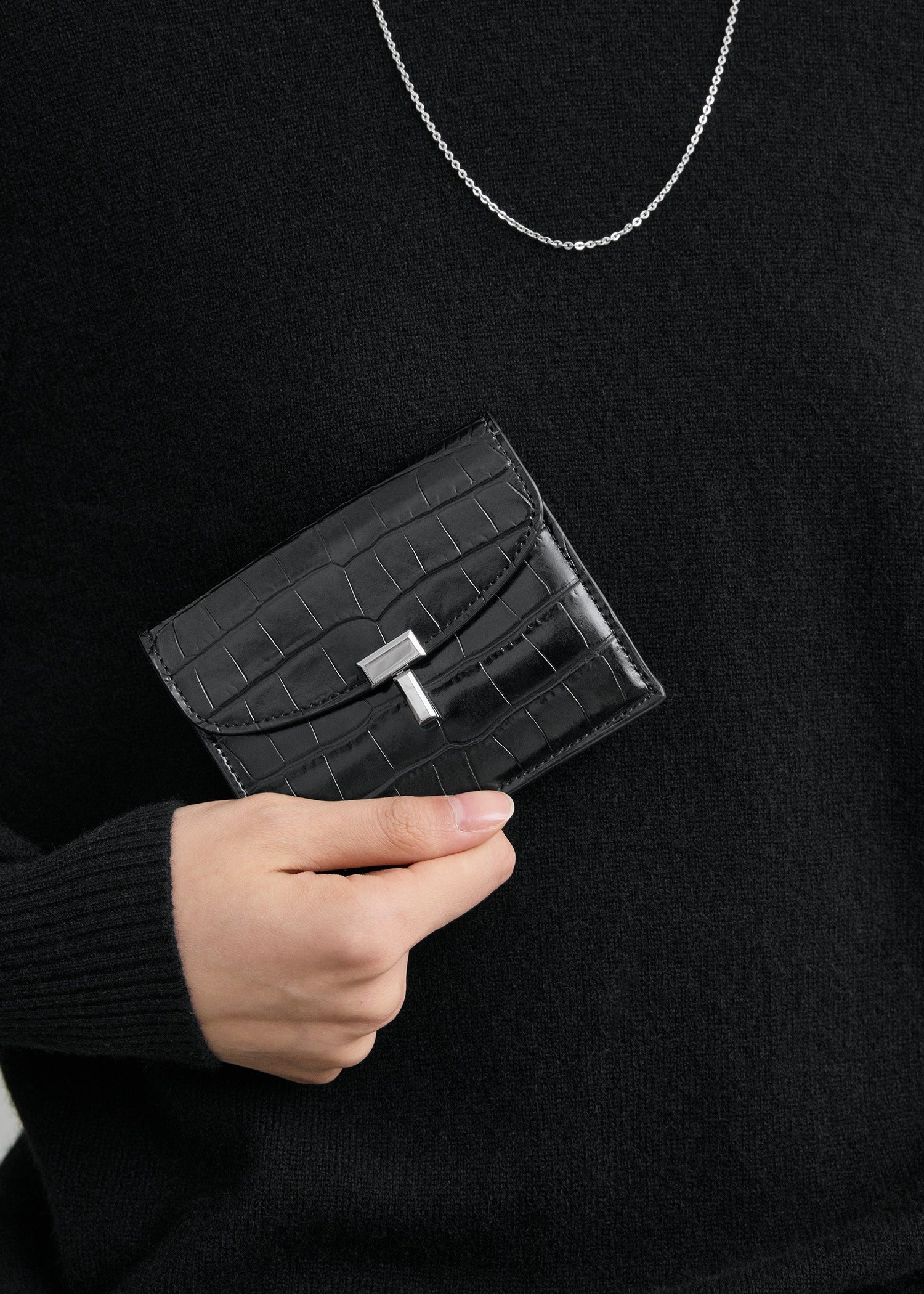T-lock croco-embossed cardholder black – TOTEME