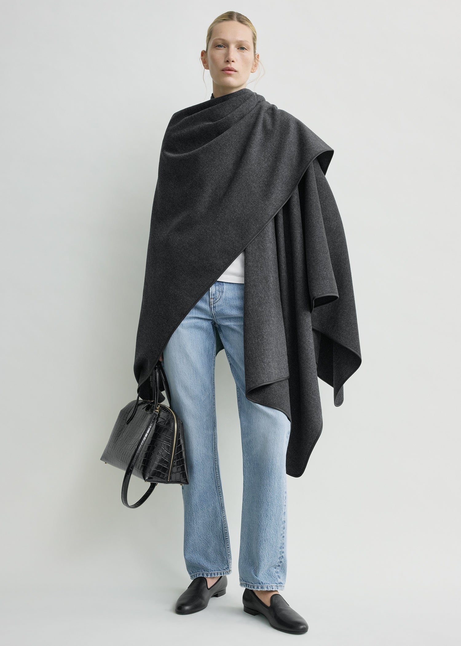 Winter flannel cape charcoal
