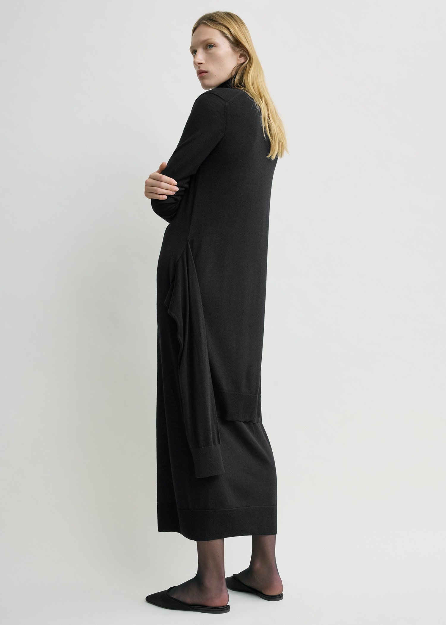 Double-sleeve turtleneck dress black