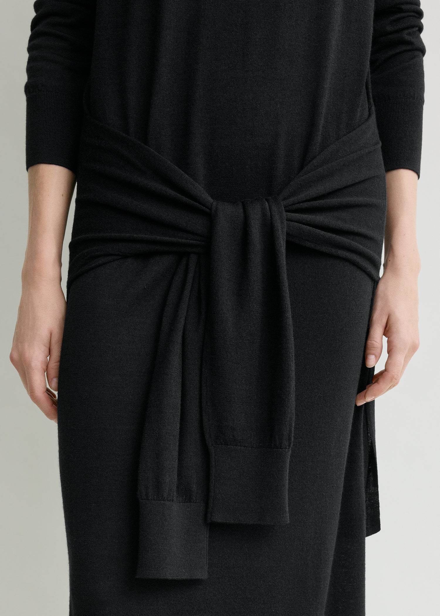 Double-sleeve turtleneck dress black