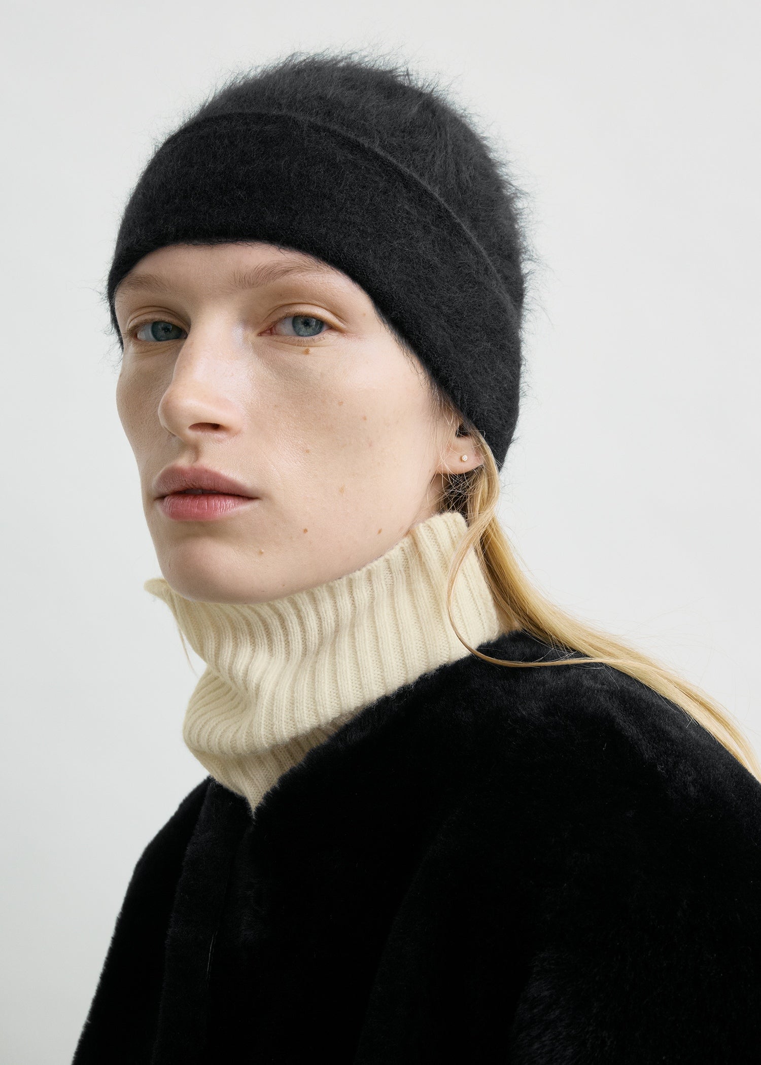 Brushed cashmere beanie black