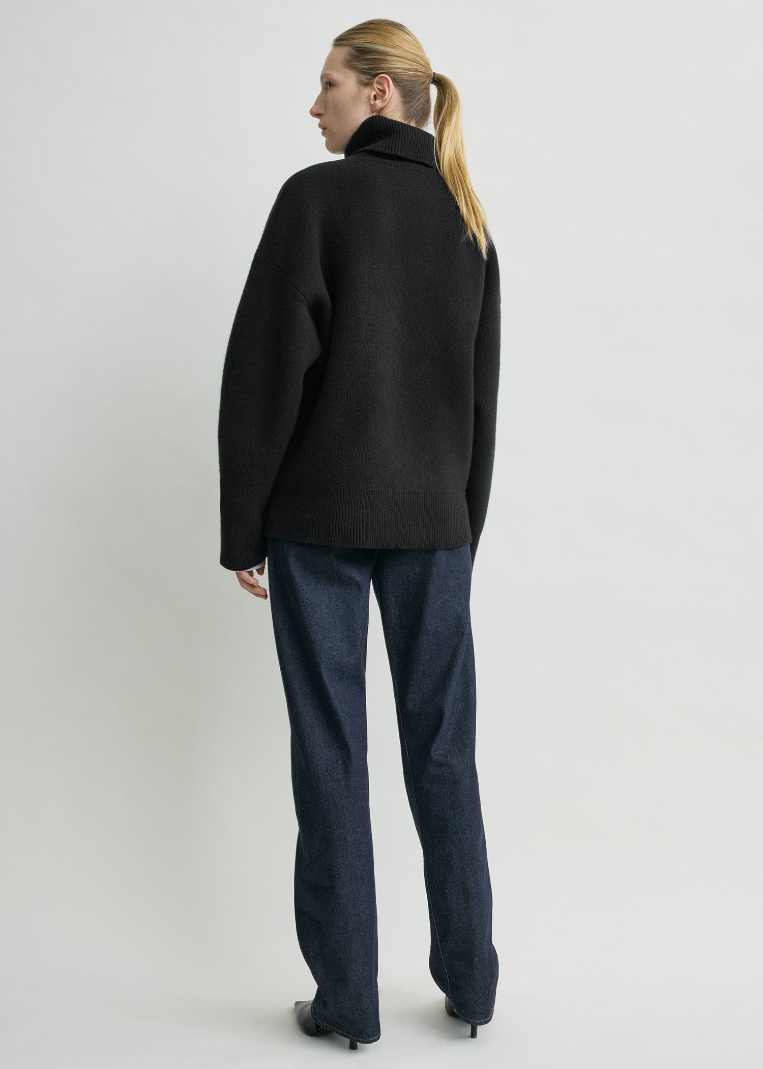 Totême Wool cashmere turtleneck black Double-knit turtleneck black – TOTEME