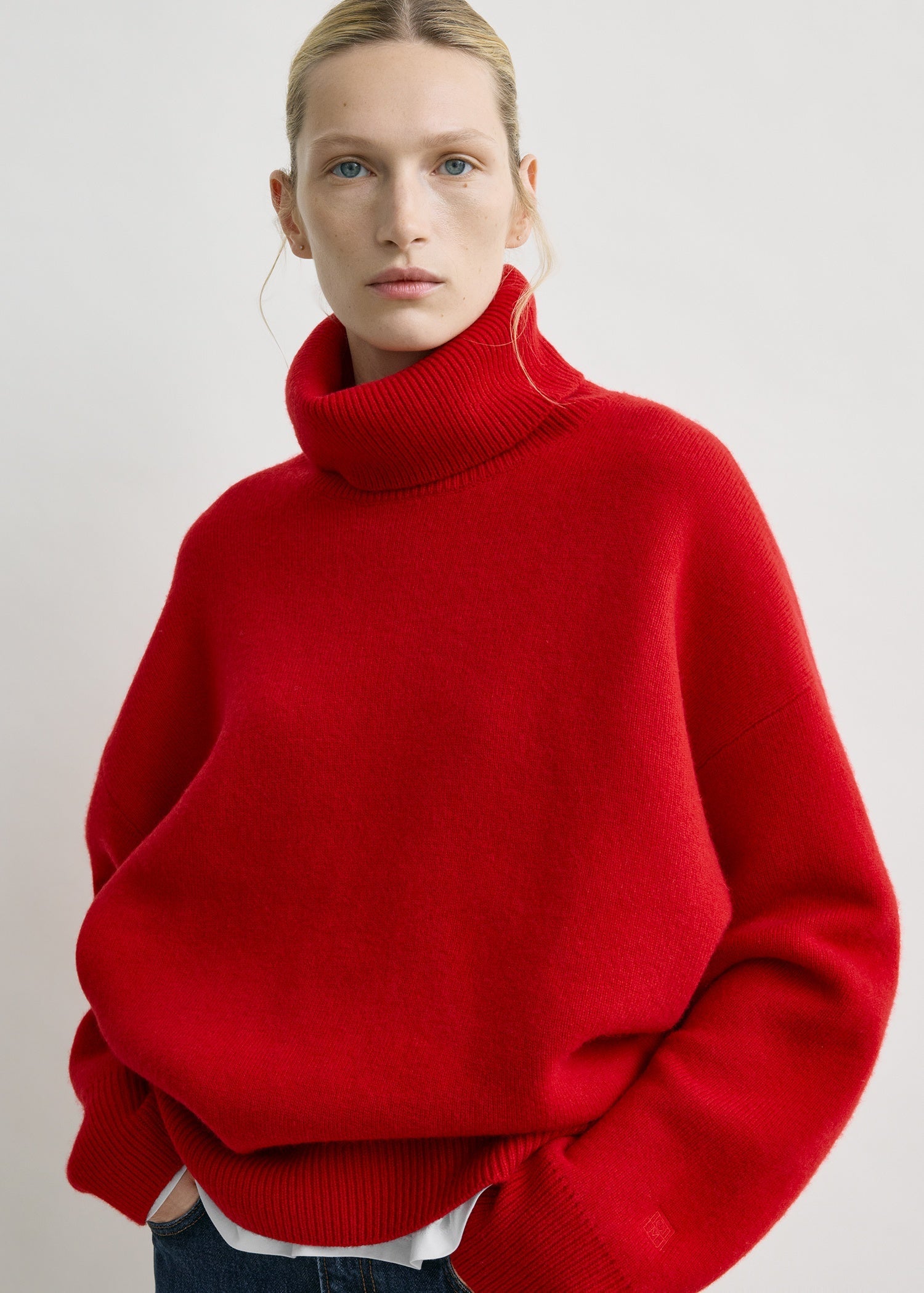 Double-knit turtleneck poppy