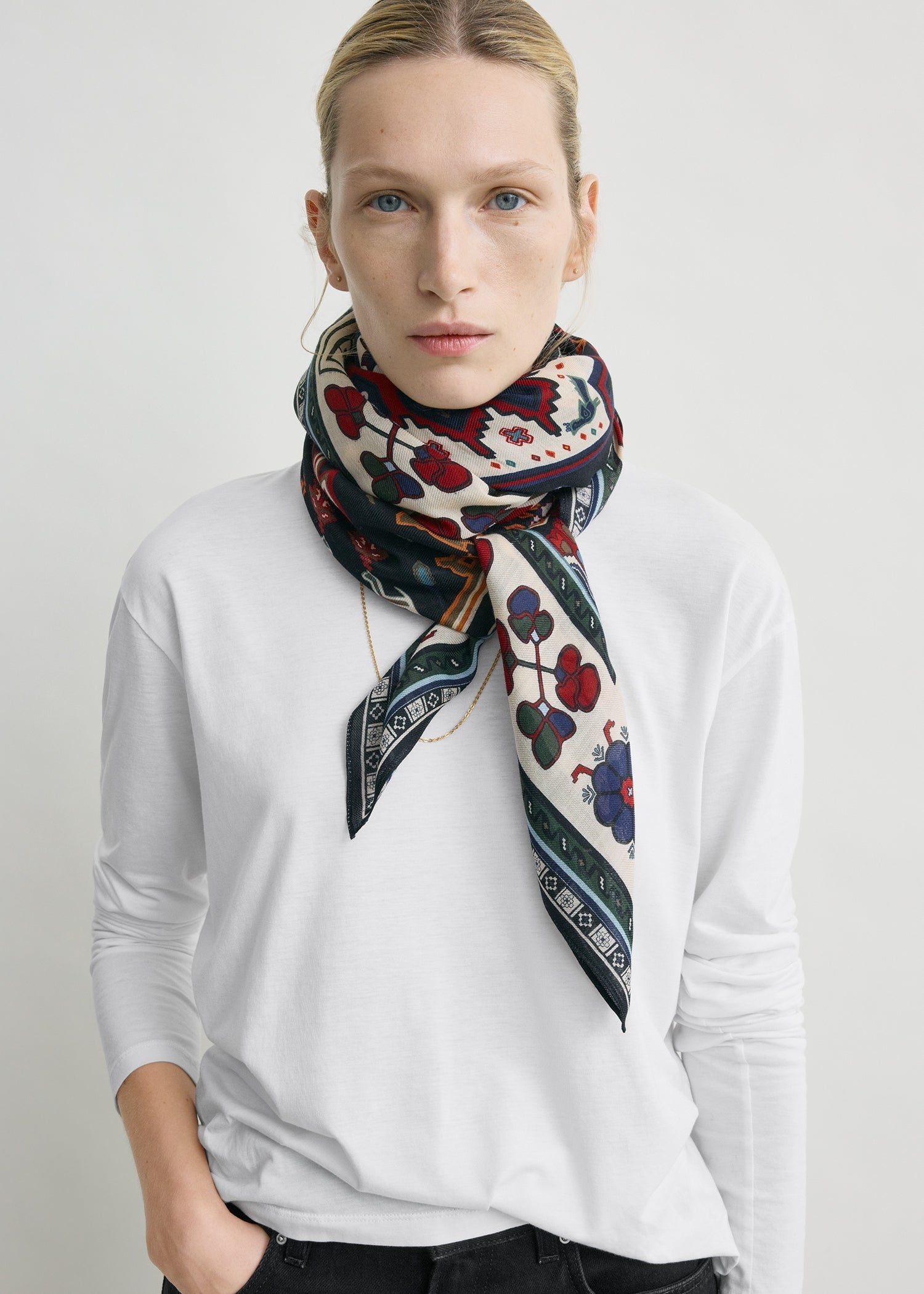 Winter blanket scarf navy/red