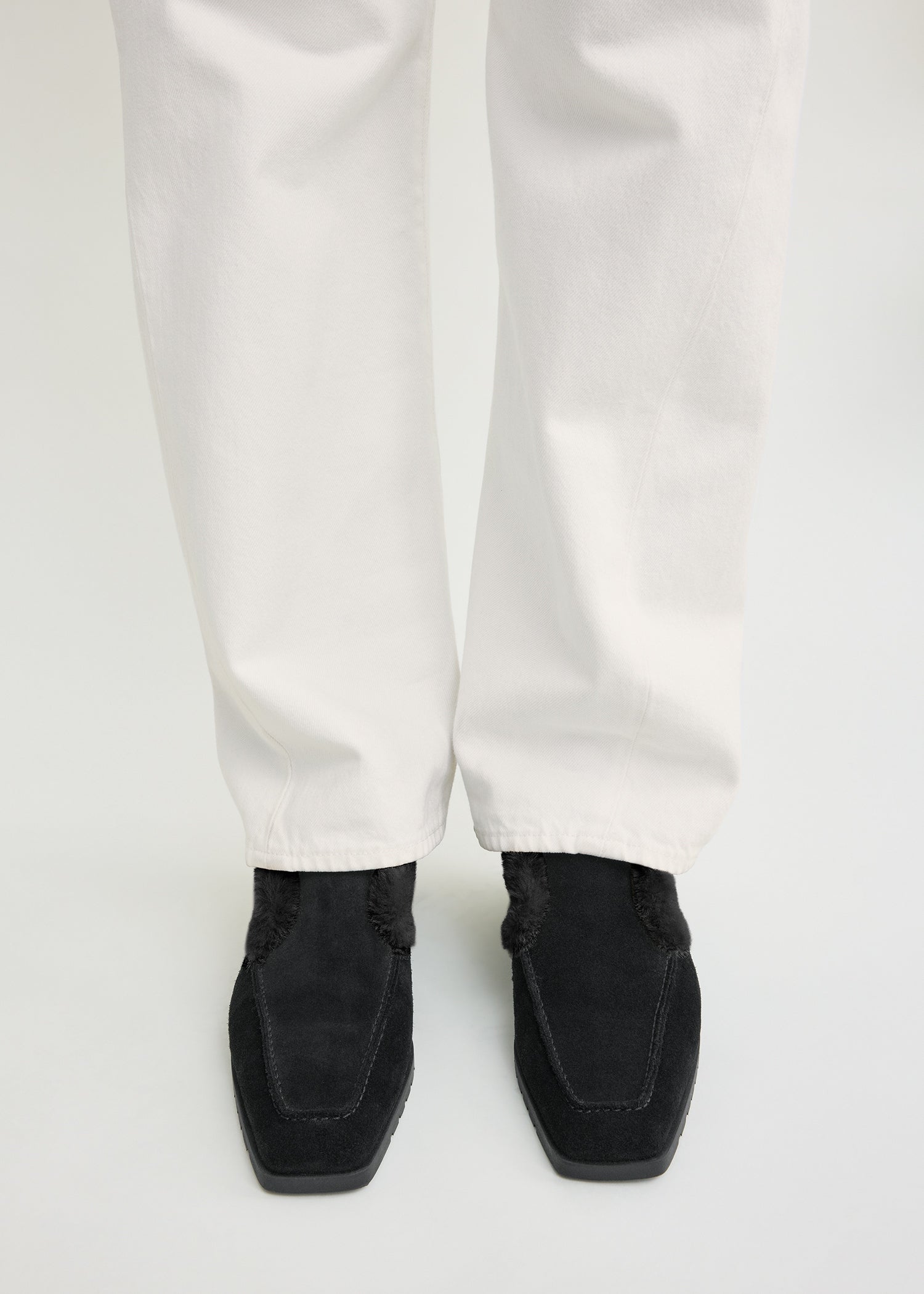Loafer boots black