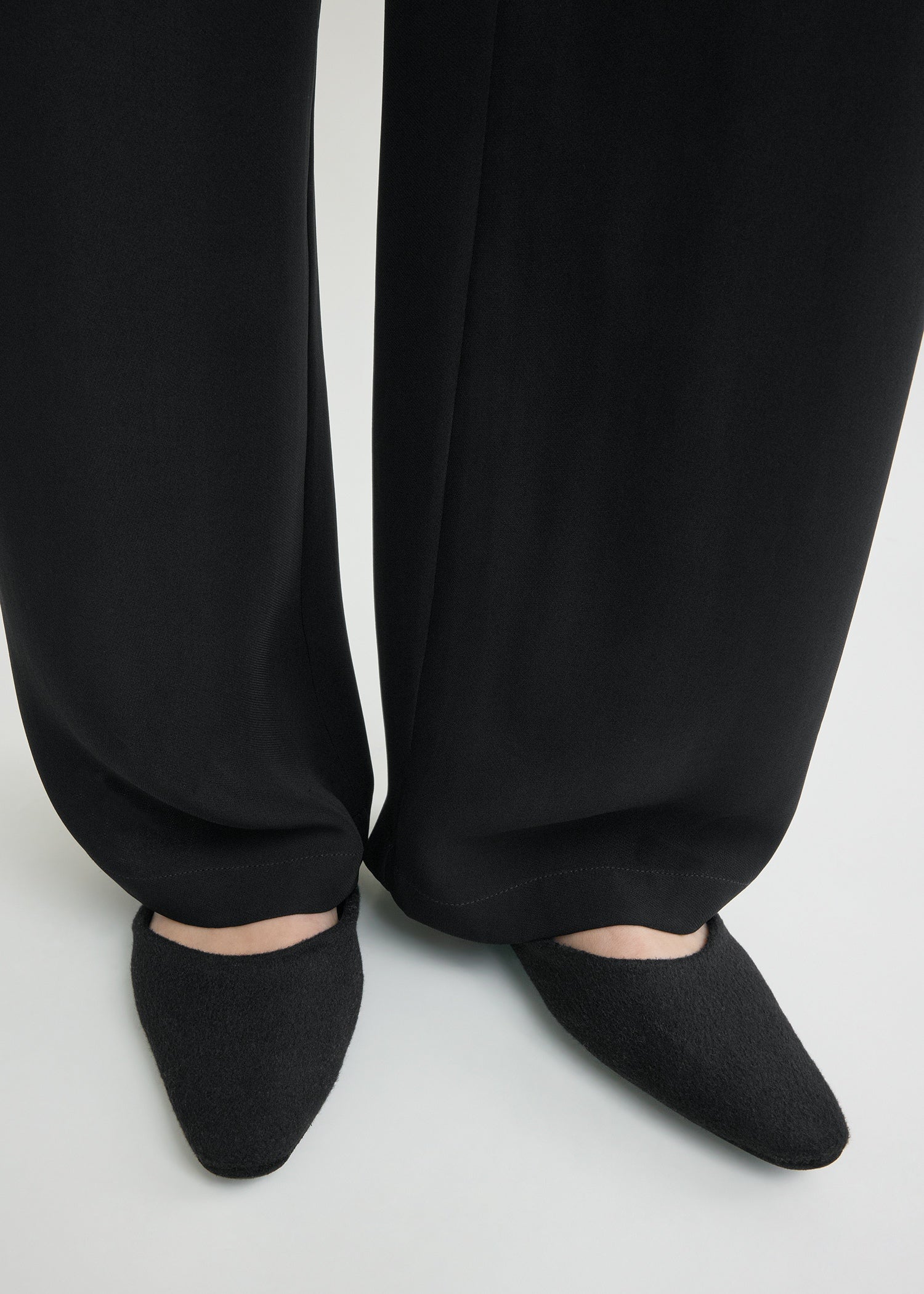 Wool-cashmere lounge slippers black