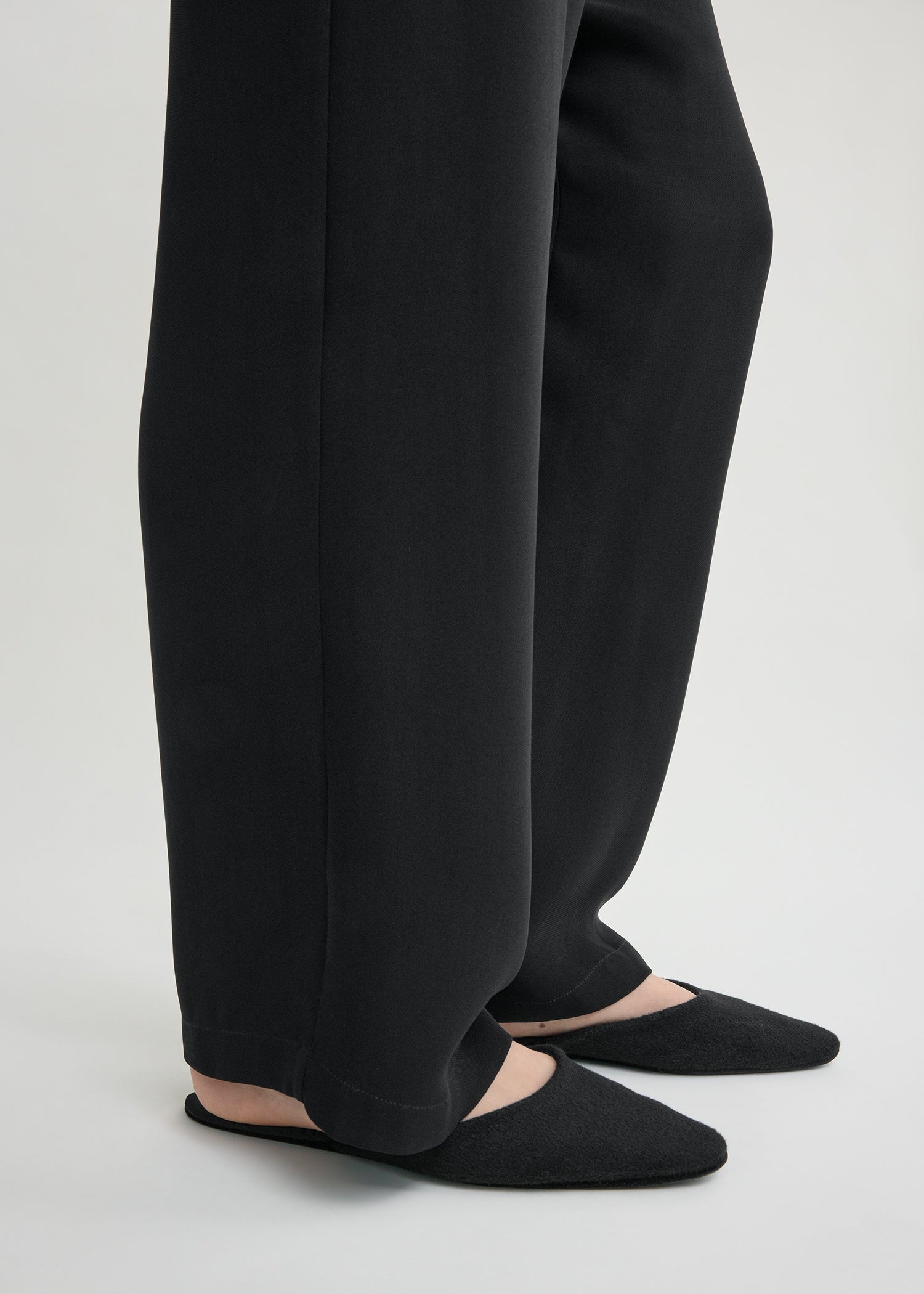 Wool-cashmere lounge slippers black