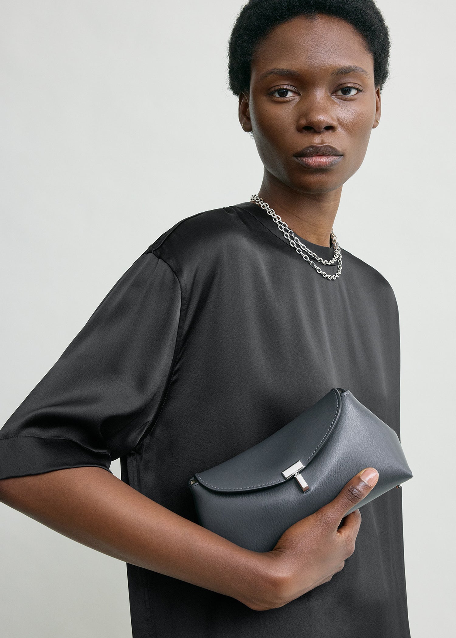 美品　T-Lock leather top handle shark T-lock leather top handle shark – TOTEME