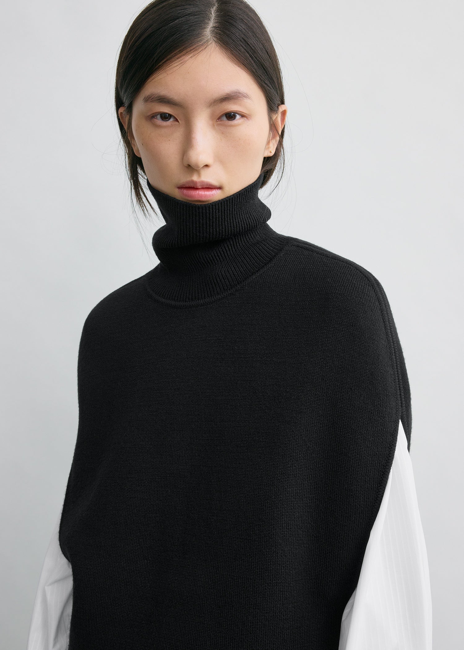 Double-knit cape knit black
