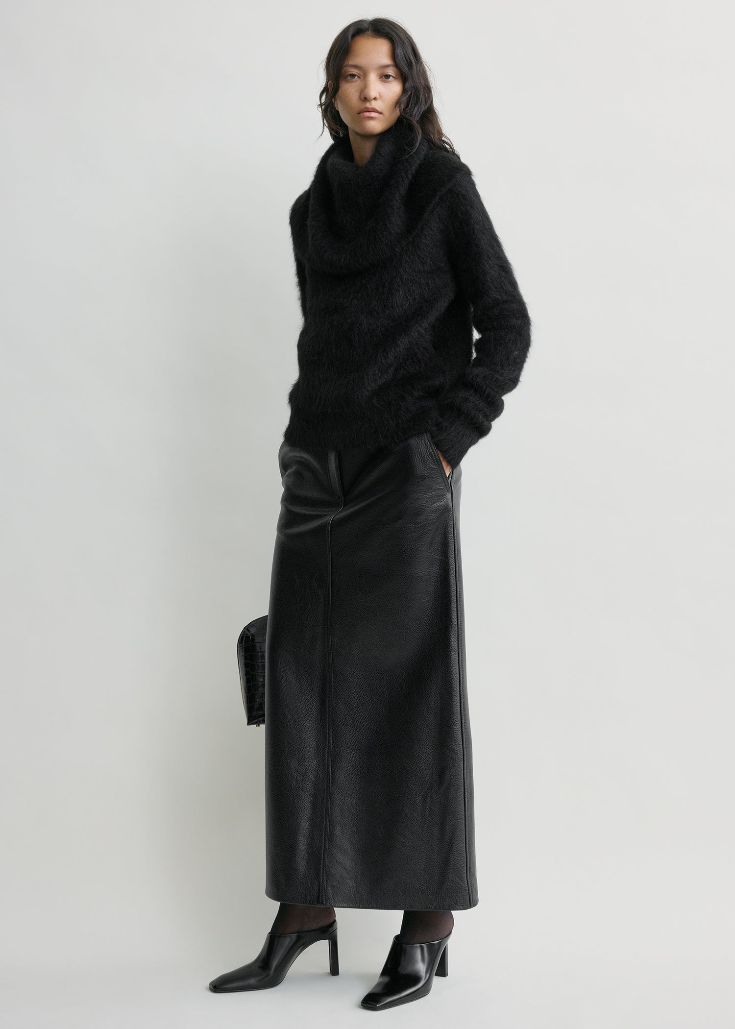 Funnel alpaca-blend knit black
