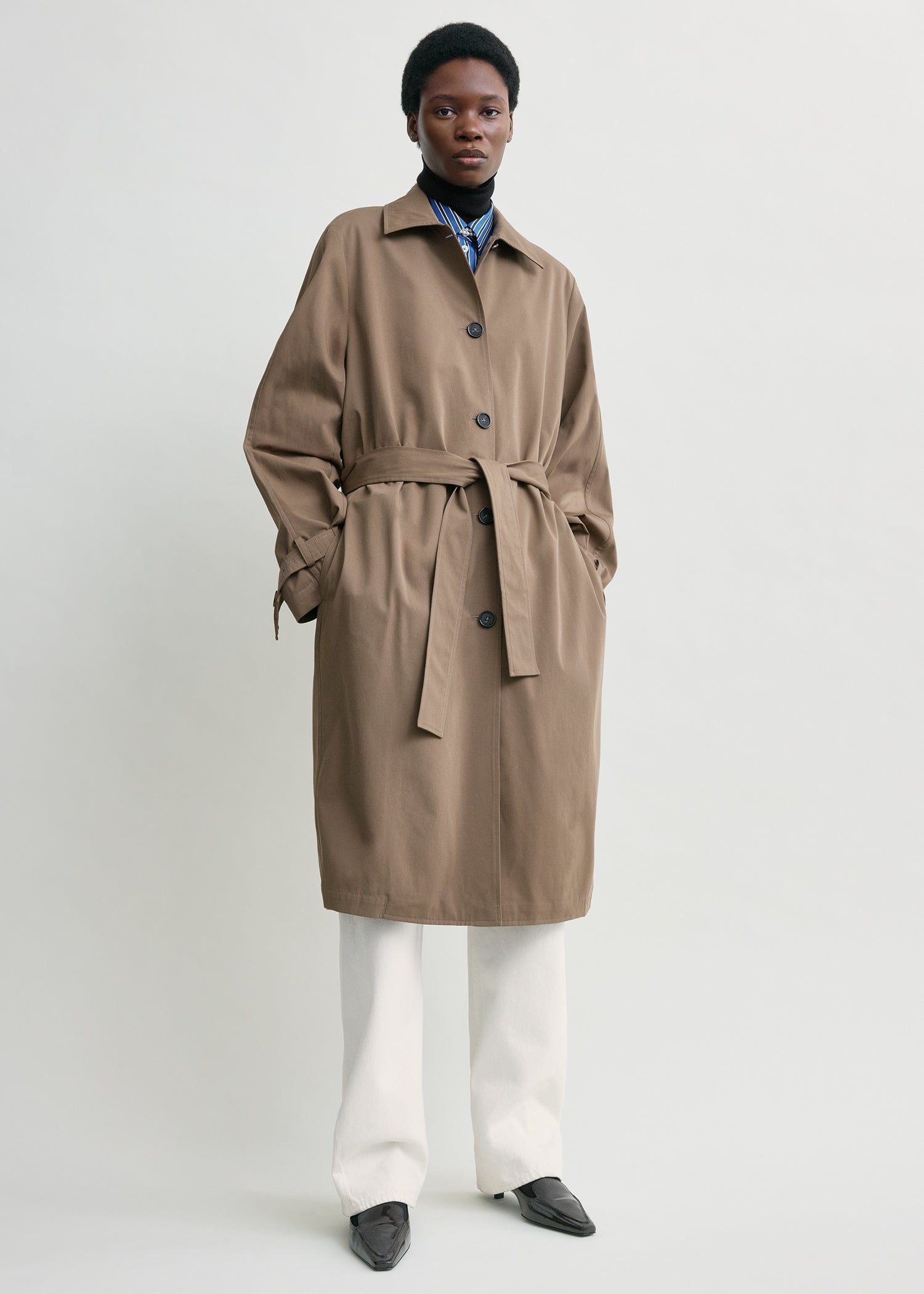 Light spring trench hazel
