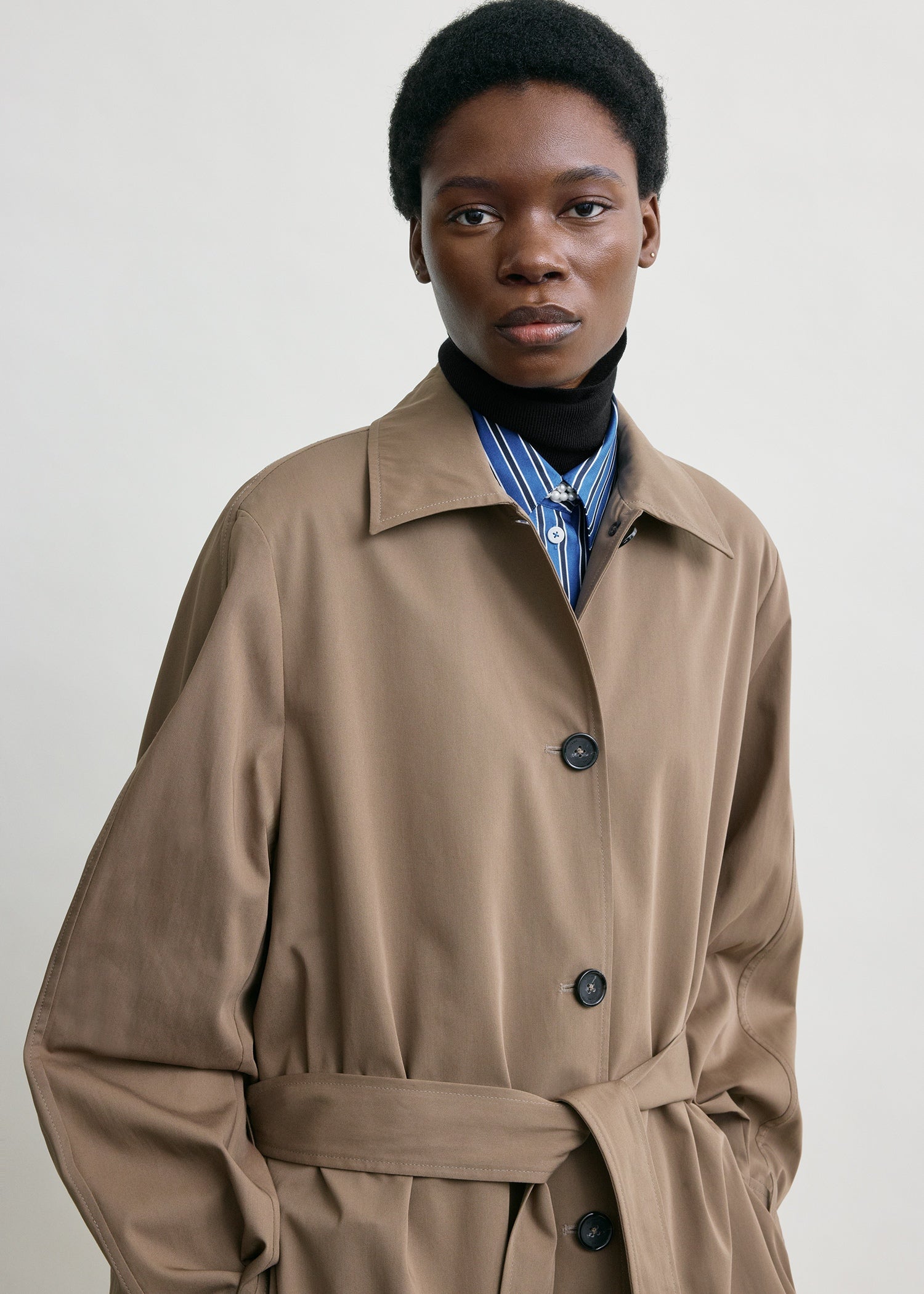 Light spring trench hazel