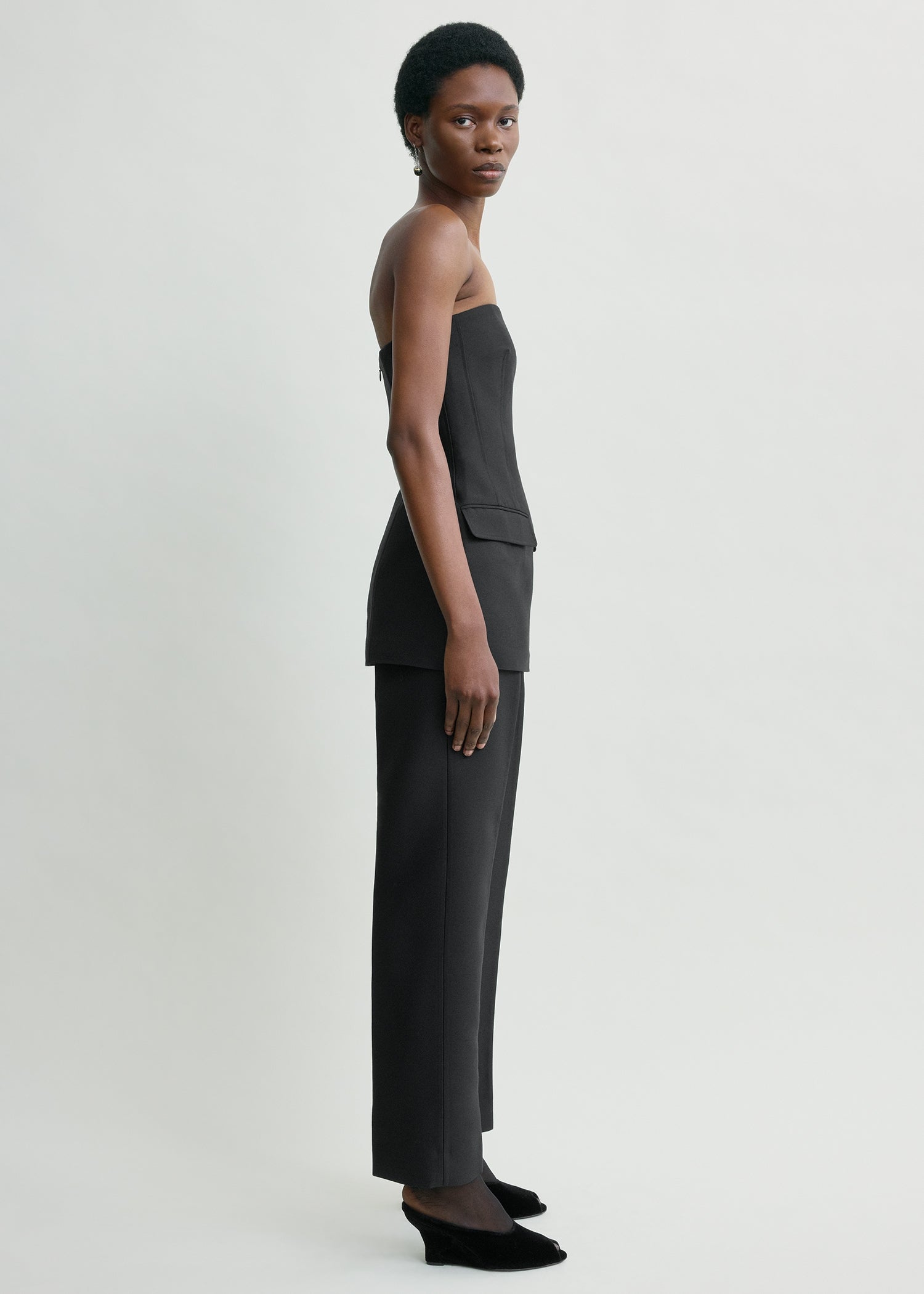 Strapless crepe pocket top black