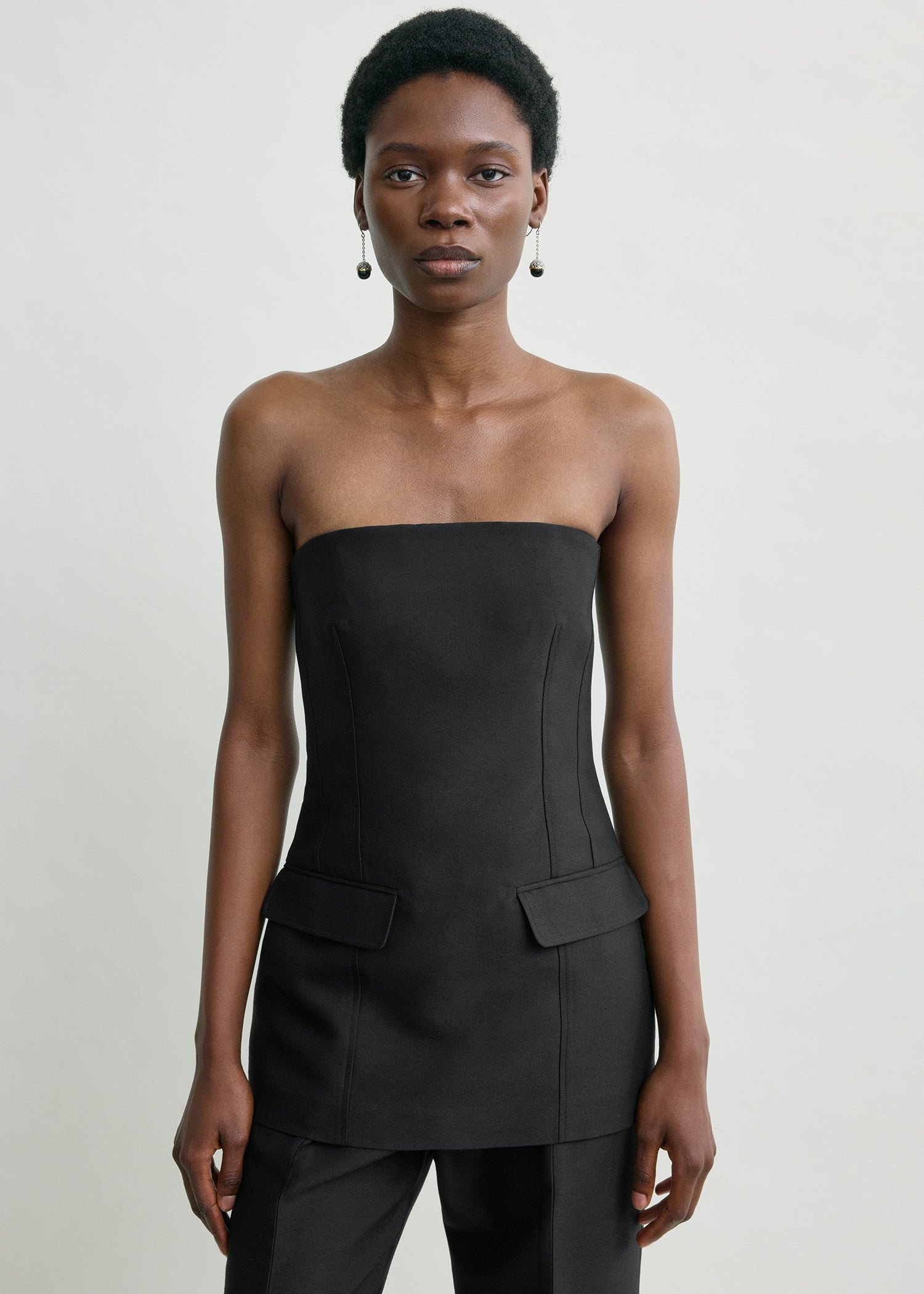Strapless crepe pocket top black