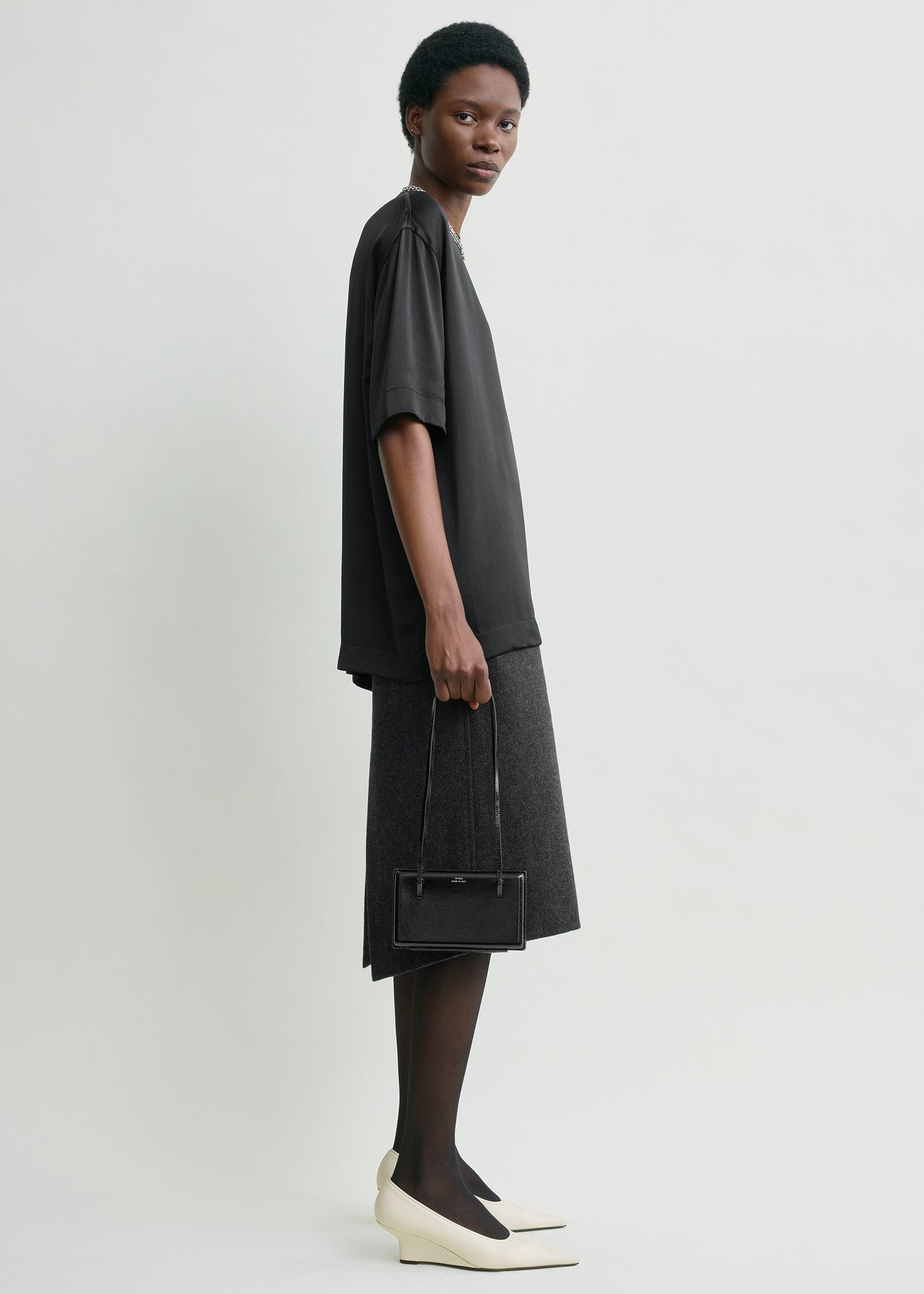 Satin tee black