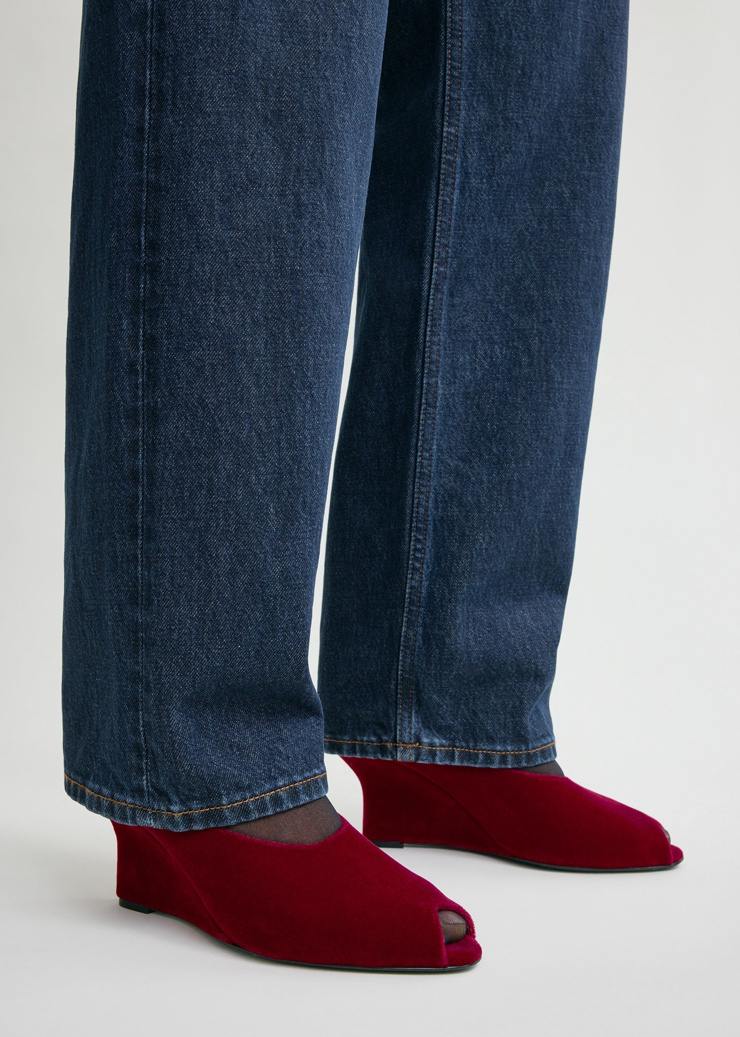 Peep-toe velvet wedge mules red