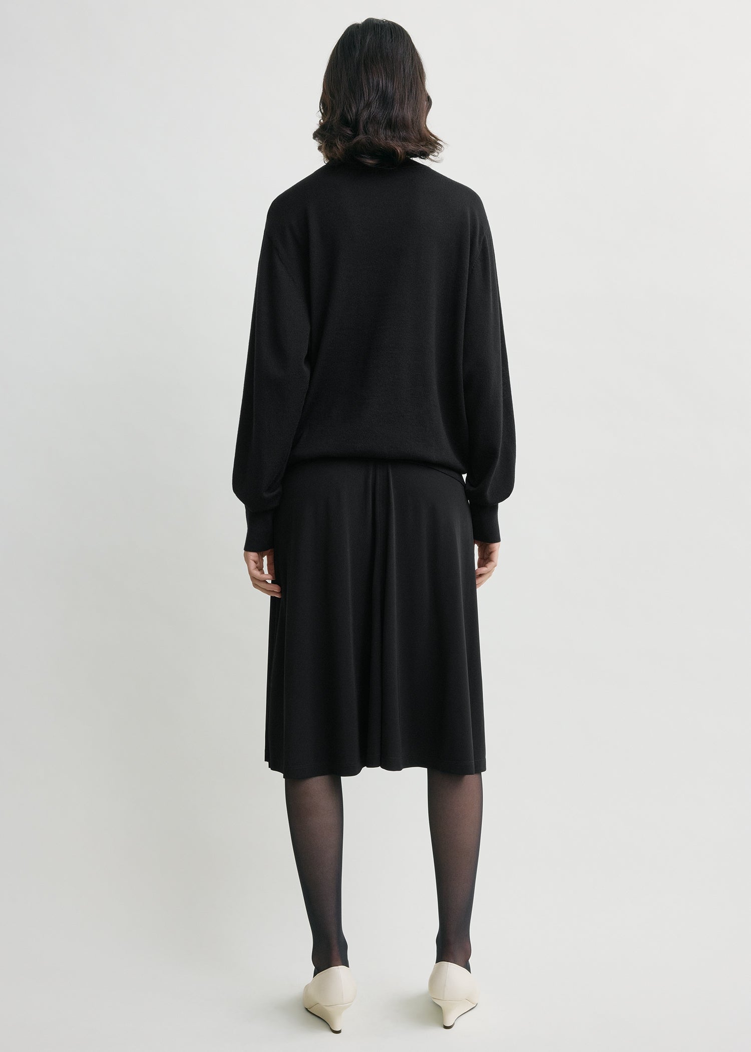 Short fluid jersey skirt black – TOTEME