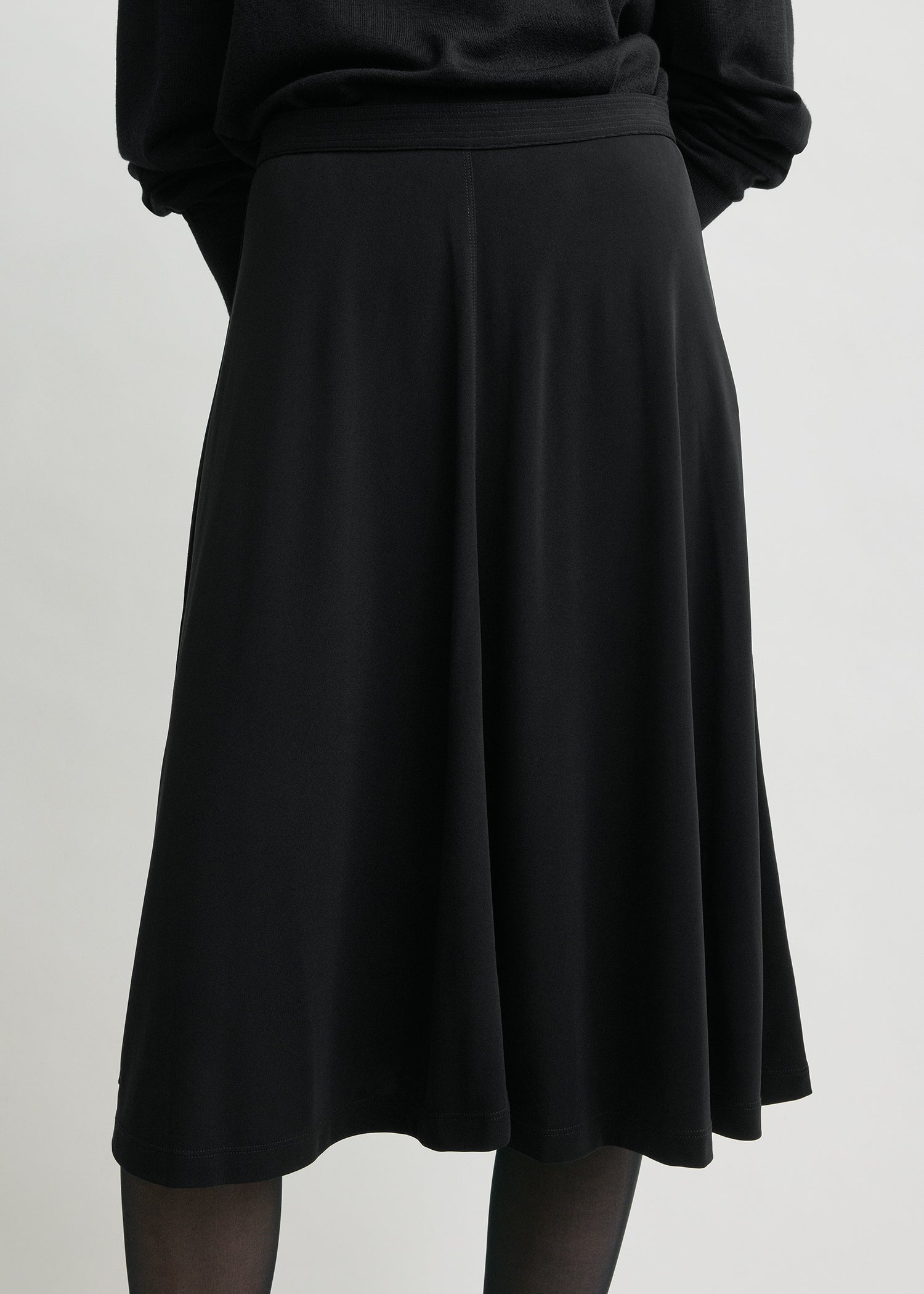 トーテム TOTEME Fluid jersey skirt フレアスカート fluid_jersey_skirt_black_2.jpg
