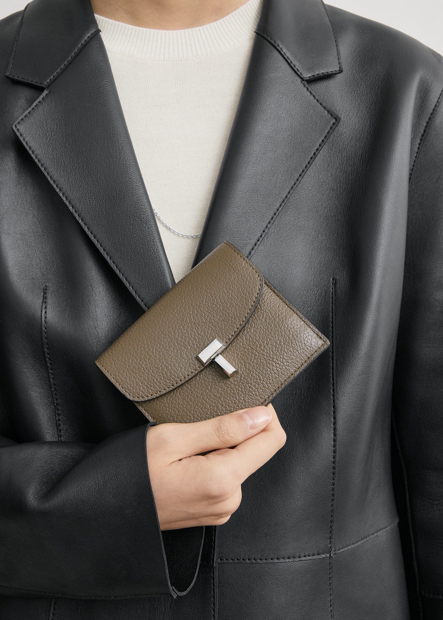 T-lock grained-leather cardholder dark taupe