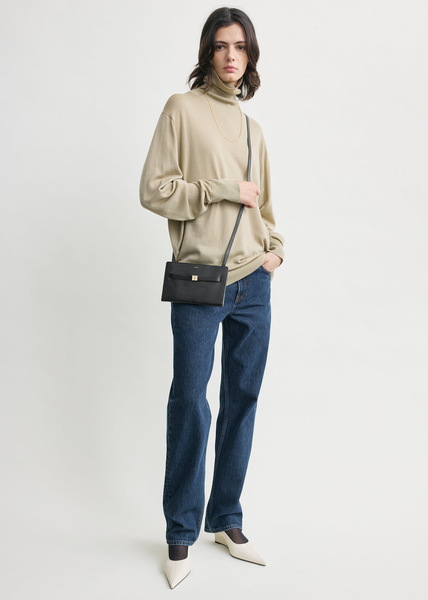 Belted leather crossbody black