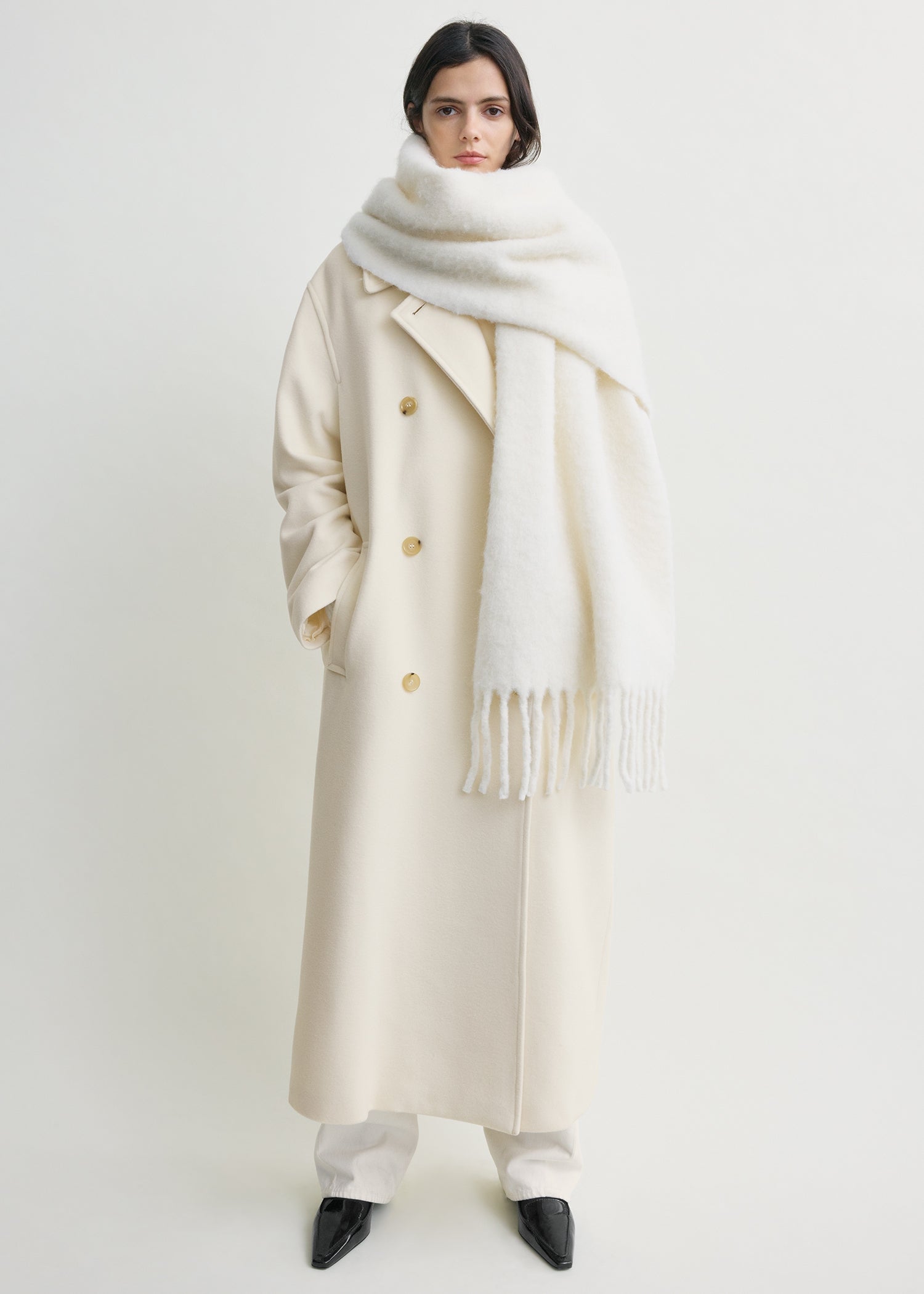 Fuzzy scarf off-white – TOTEME
