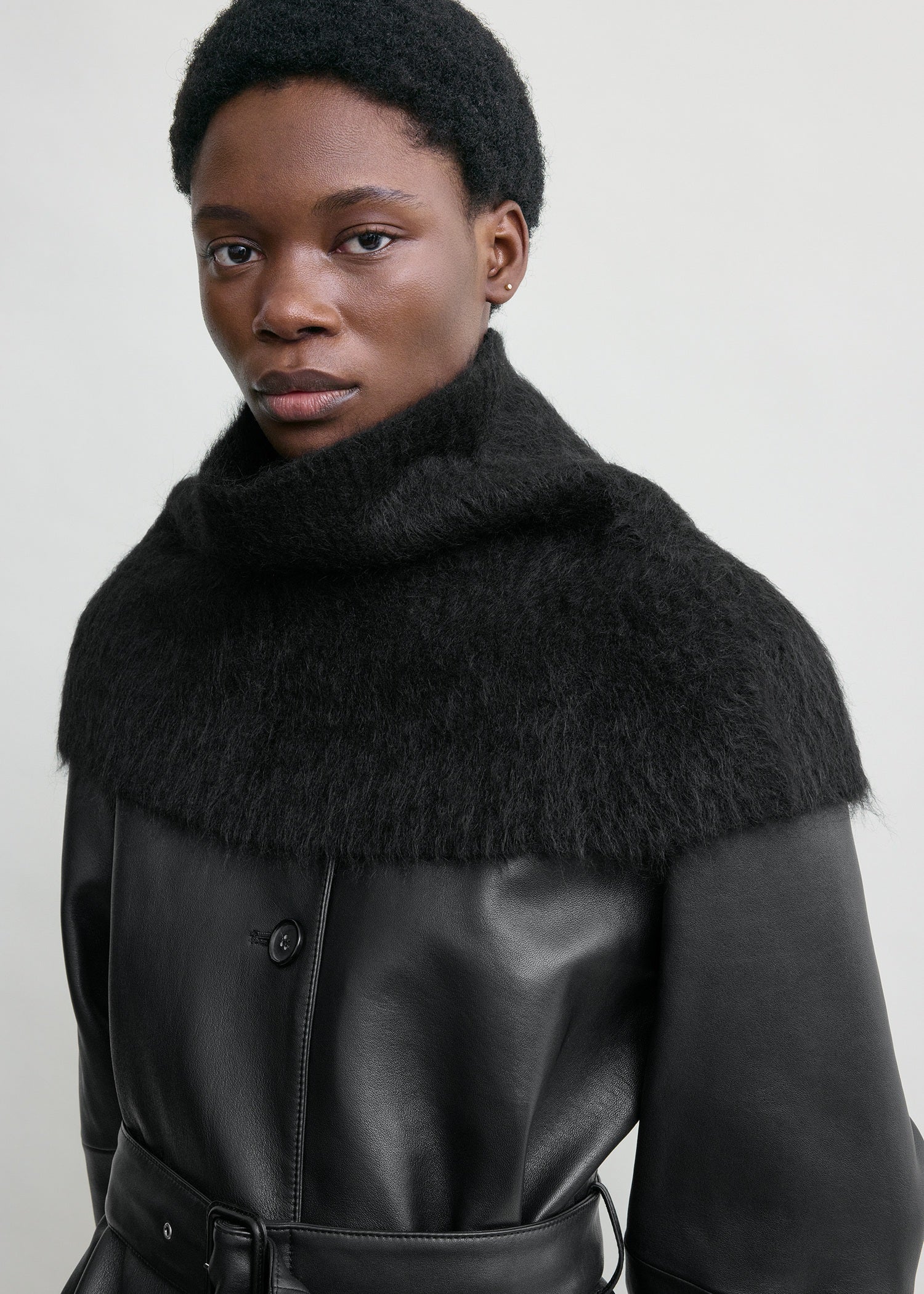 Funnel alpaca-blend neck warmer black