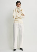 Triangle wool scarf ecru