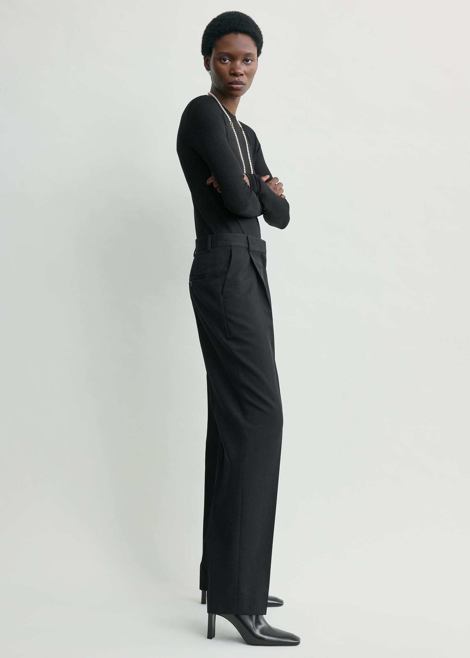 Pleat trousers black