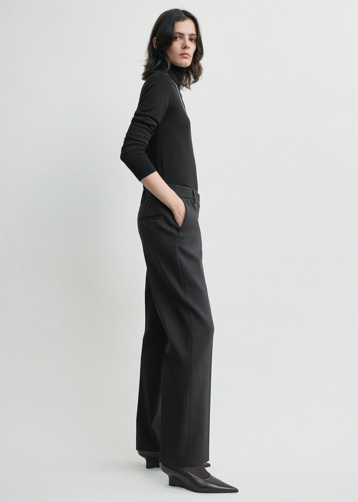 Cropped suit trousers washed black