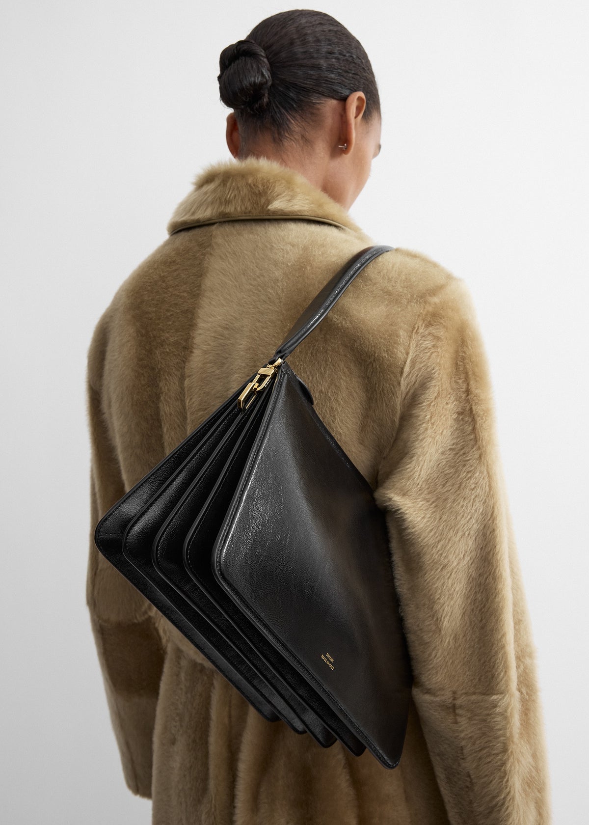 Fivefold glossed leather shoulder black