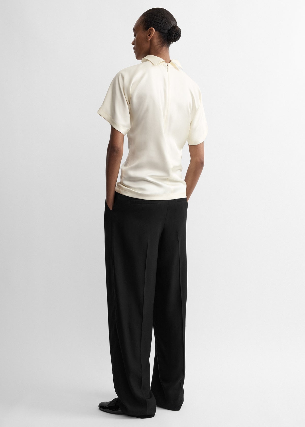 Reverse-collar slouch top cream