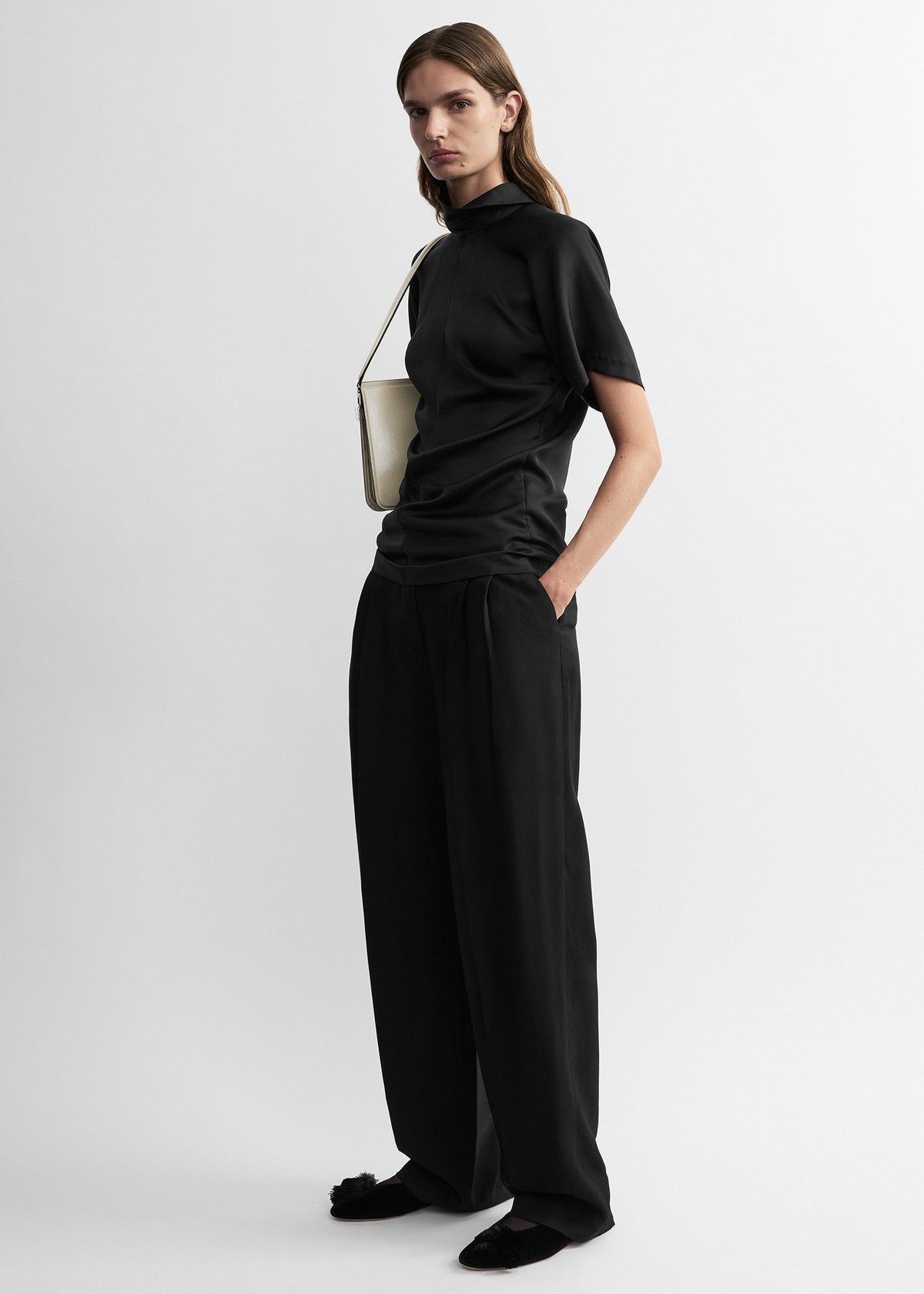 Reverse-collar slouch top black