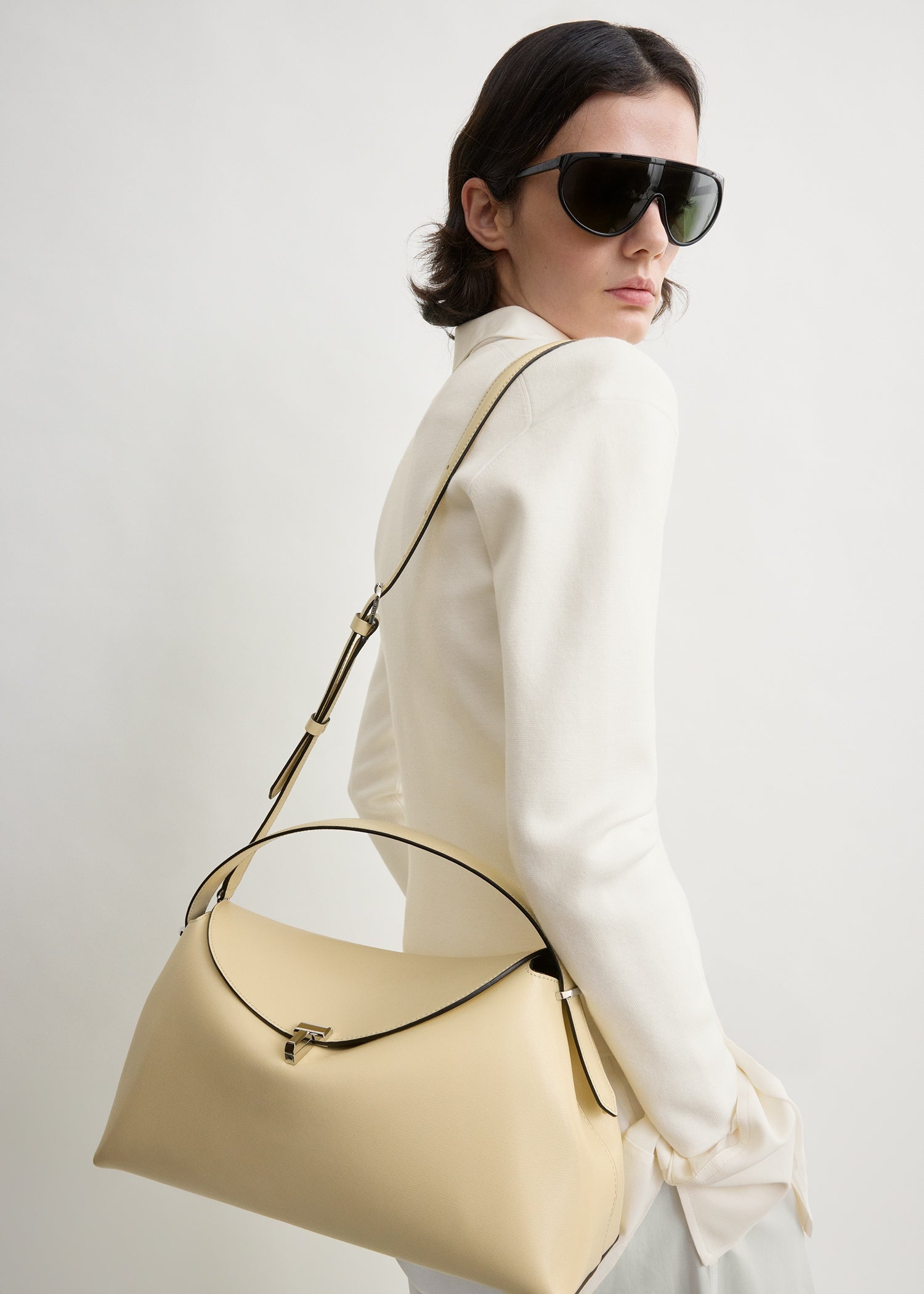 T-lock leather top handle champagne