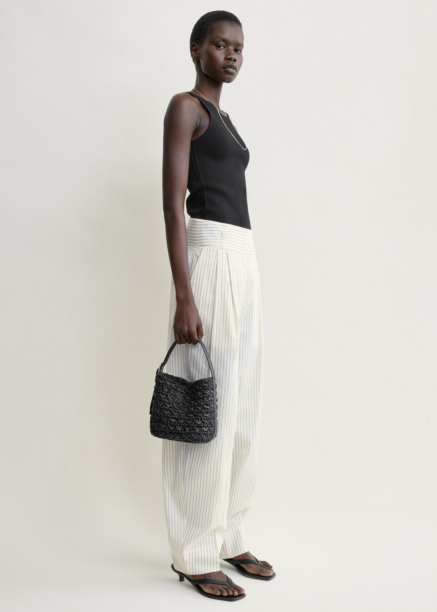 Small belted paper raffia tote black